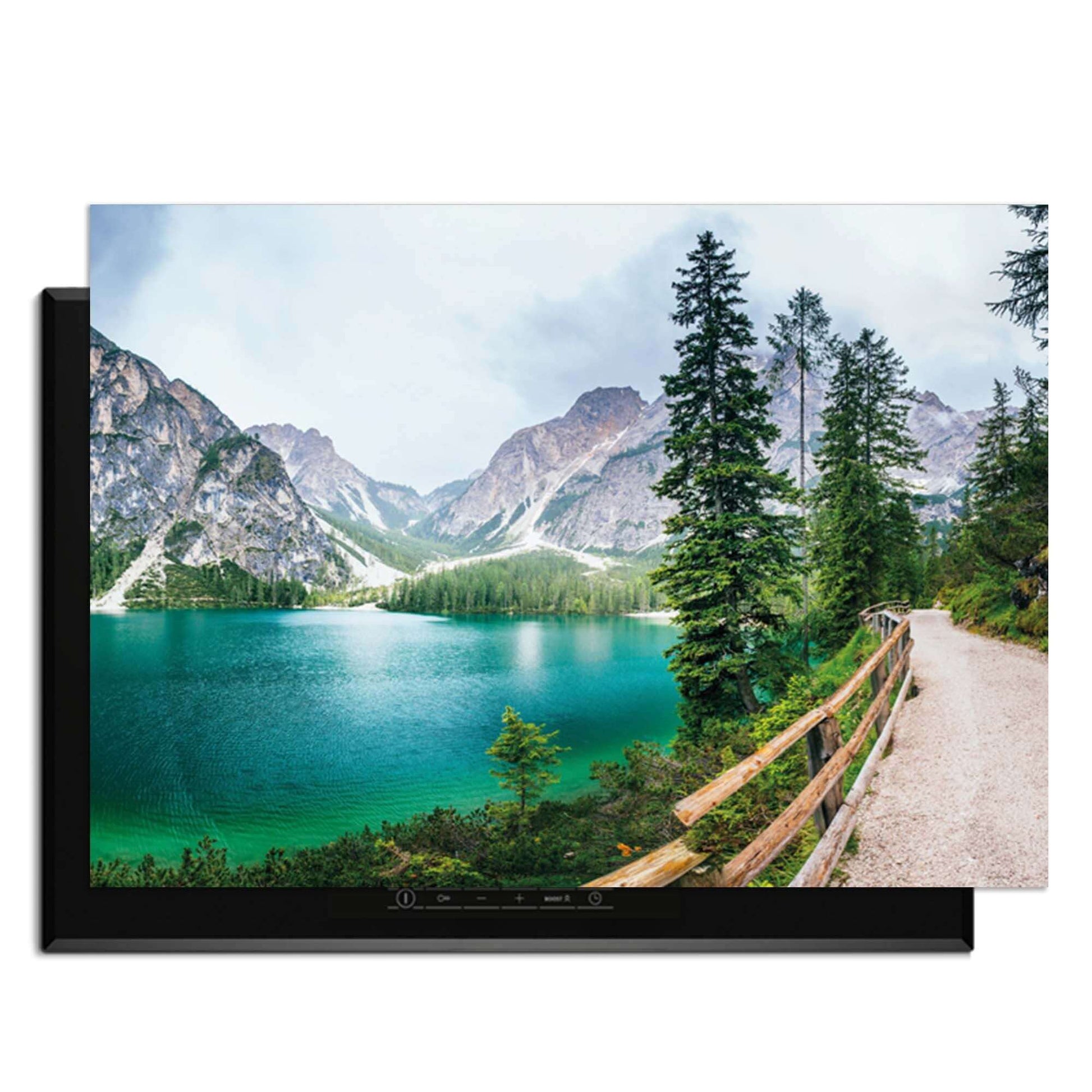 Emerald Lake Serenity - Induction Protector mit Blick auf einen ruhigen Bergsee und grüne Natur.