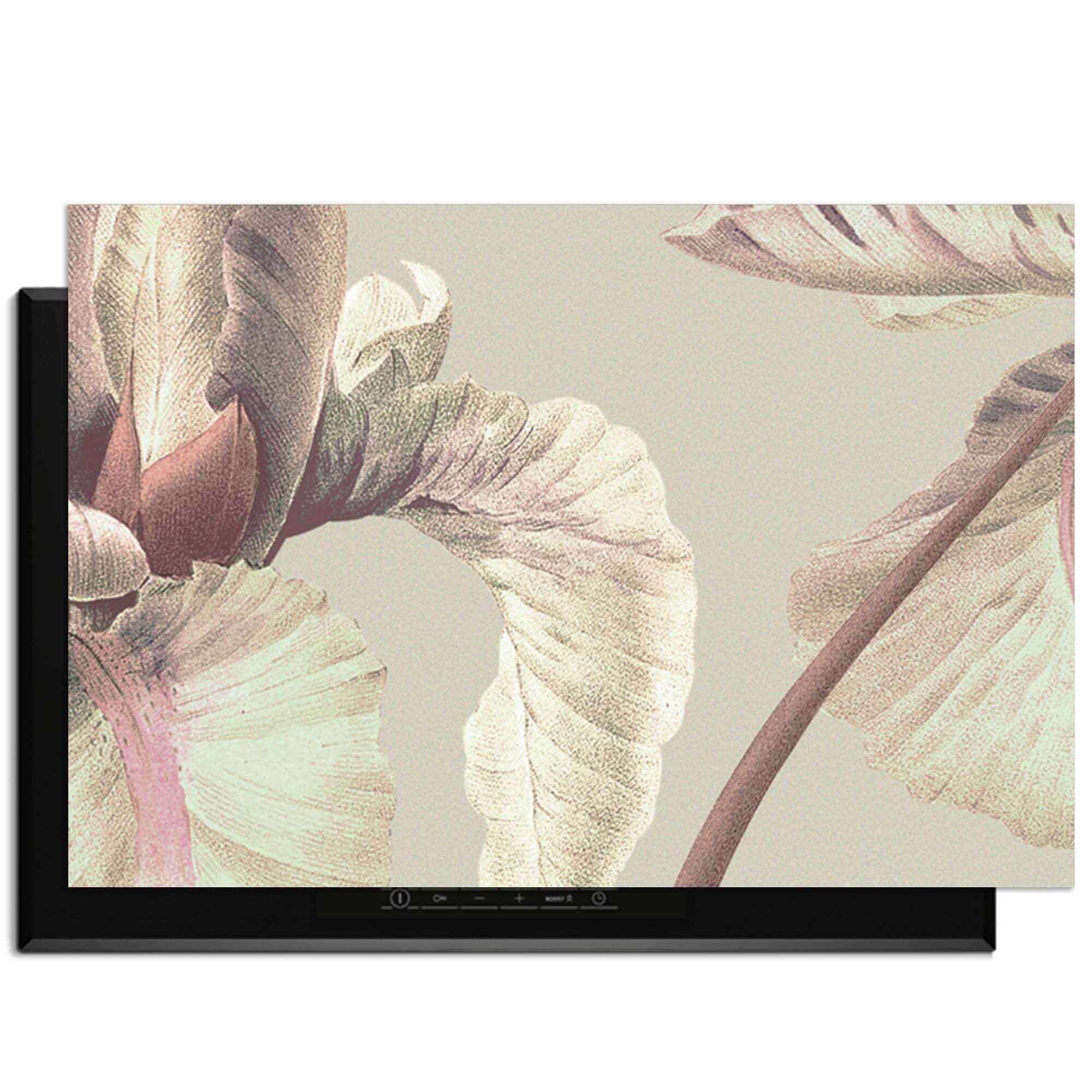Blush Iris – Inductie Beschermer met subtiele vintage bloemen in pastelkleuren voor stijlvolle keukeninrichting.