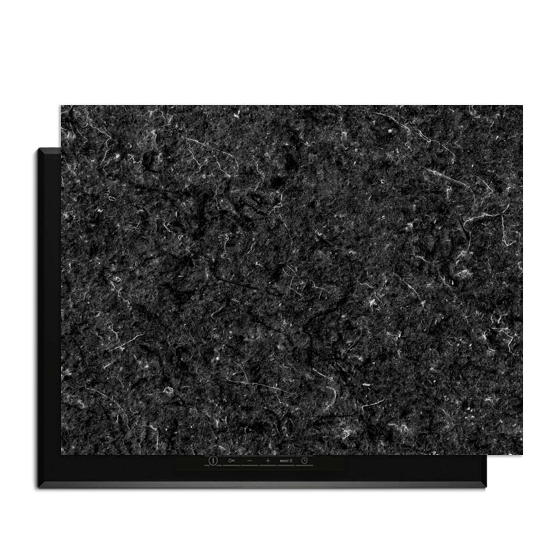 Nero Marble - Inductie Beschermer op een kookplaat, luxe en beschermend ontwerp tegen krassen.