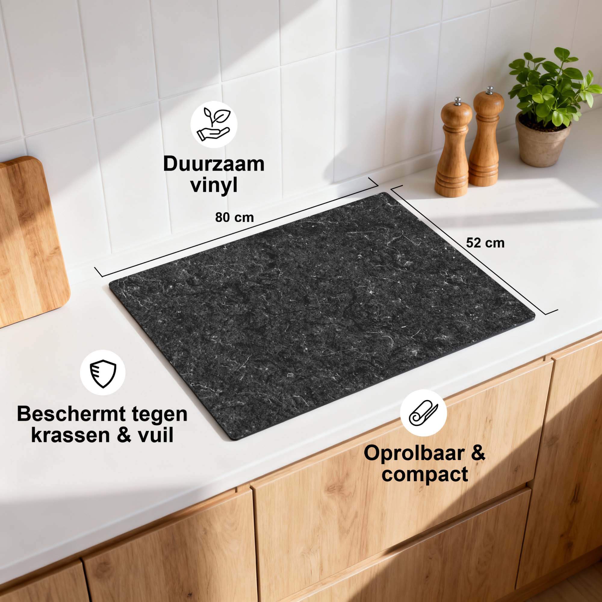 Nero Marble - Inductie Beschermer op een keukenblad, beschermt tegen krassen en vuil, duurzaam en compact.