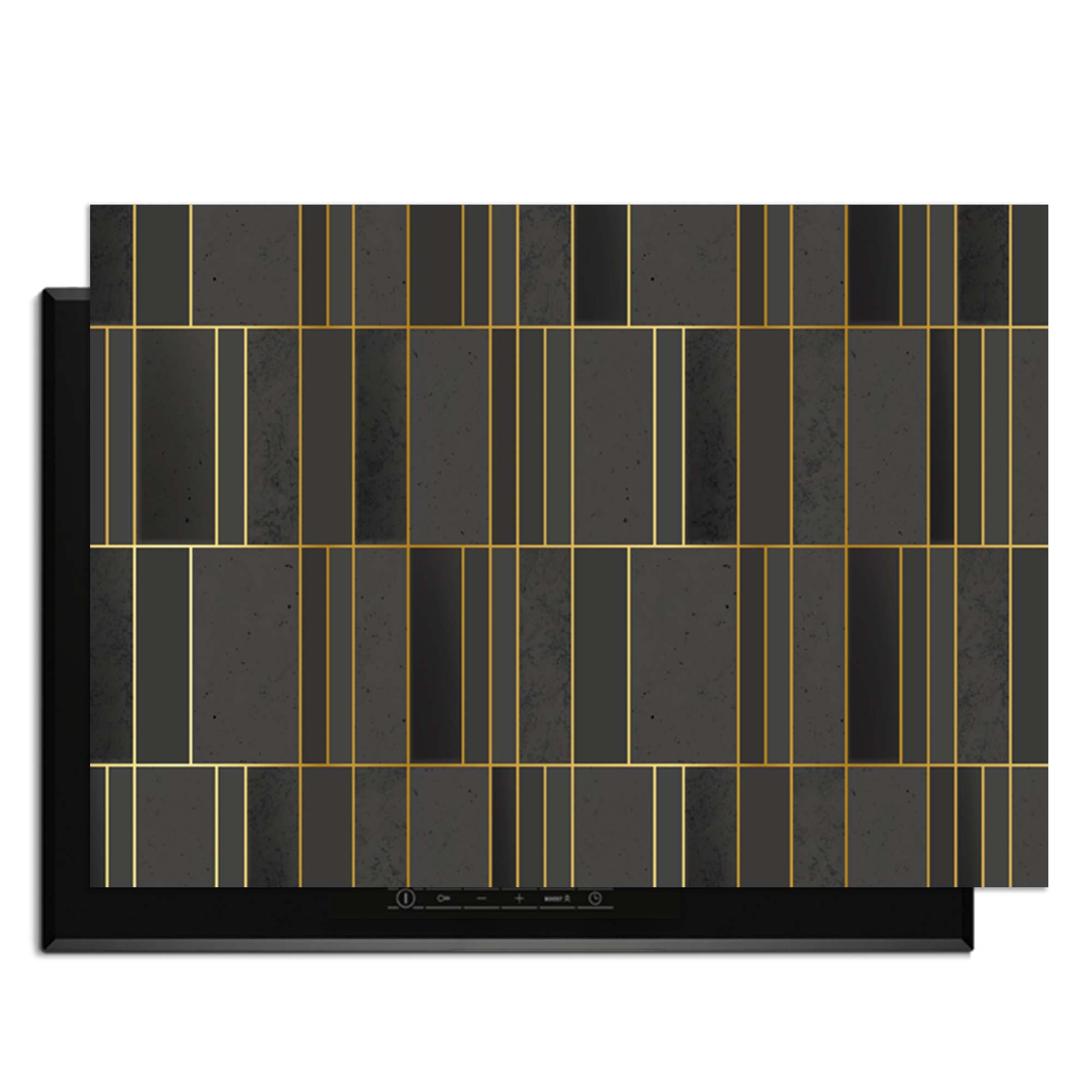 Midnight Grid – Inductie Beschermer met geometrisch ontwerp in donkere tinten en gouden accenten.