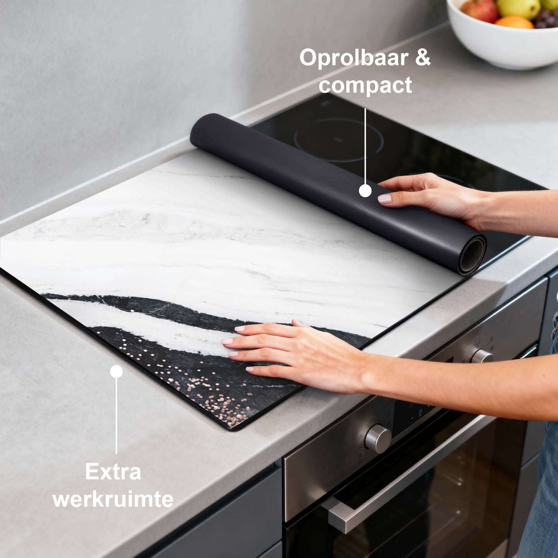 Marble Blush - Inductie Beschermer op keukenaanrecht, met luxe marmerlook en blush-details, extra werkruimte.