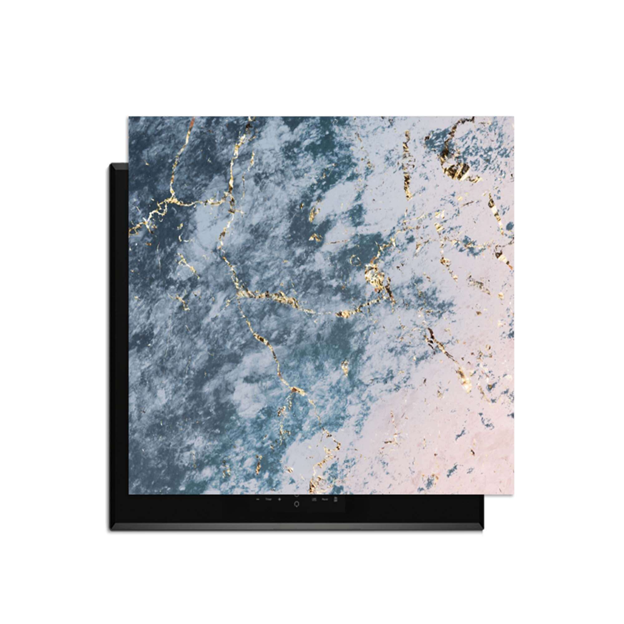 Elegant Ocean Marble - Induktionsschutz mit einzigartigem Marmormuster in Blau- und Rosatönen mit goldenen Adern.