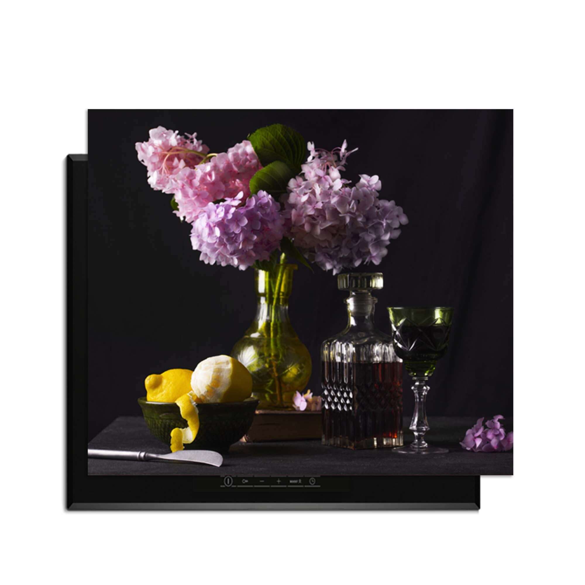 Baroque Bloom - Induktionsschutz mit eleganten Blumen, Zitronen und einem stilvollen dekorativen Rahmen.