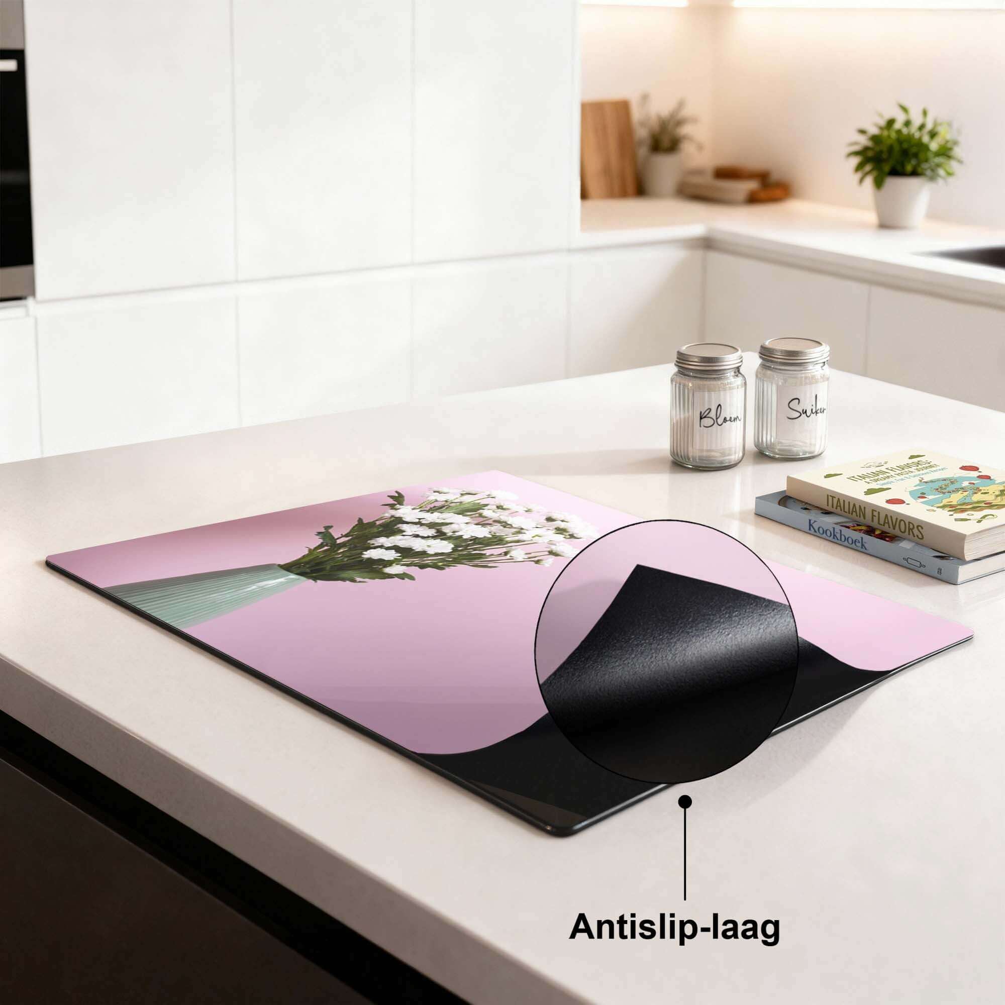 Blush & Bloom - Induktionsschutz mit Anti-Rutsch-Beschichtung für sicheren Schutz und Eleganz in der Küche.