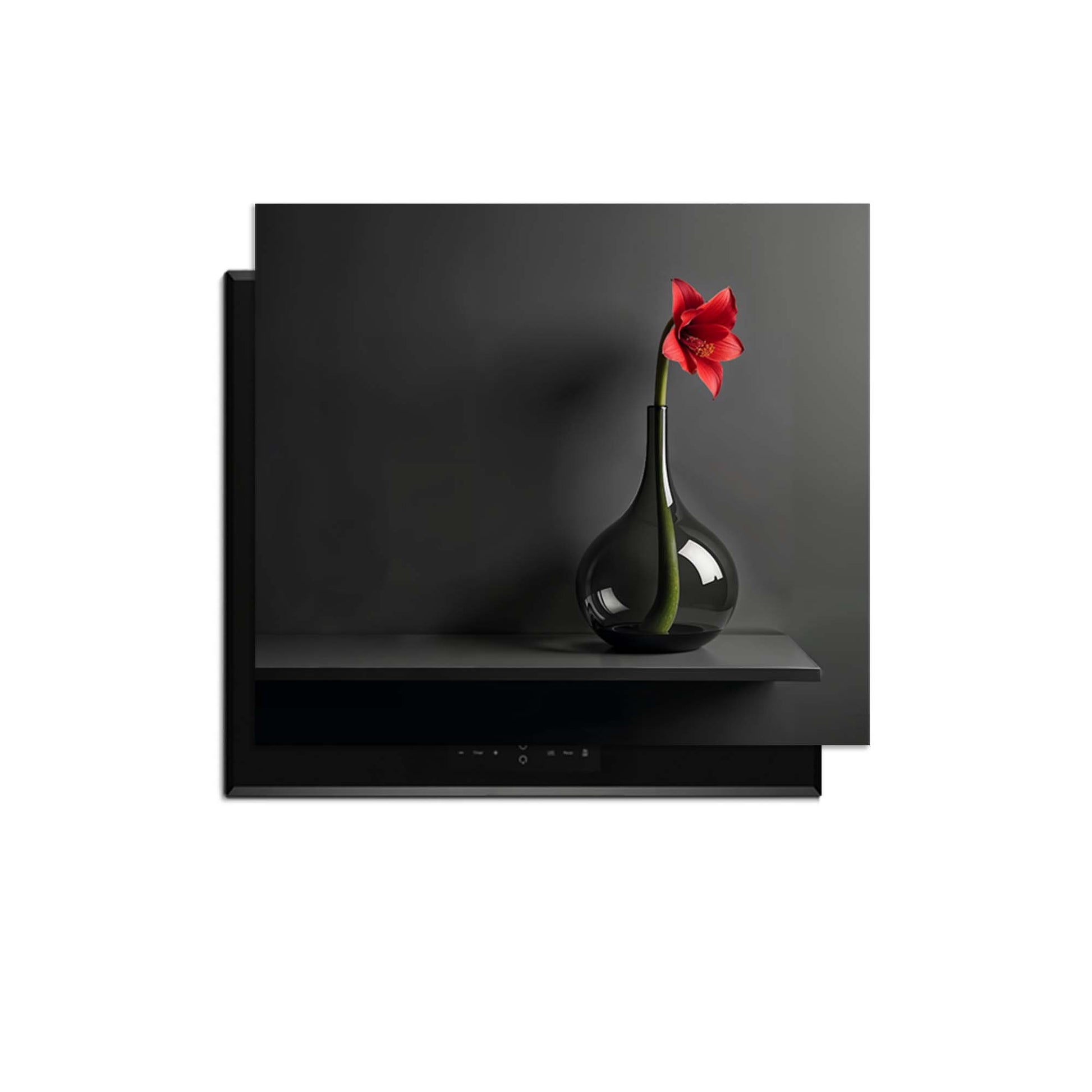 Crimson Silence - Induktionsschutz in einer modernen Küche mit stilvoller schwarzer Vase und Blume.