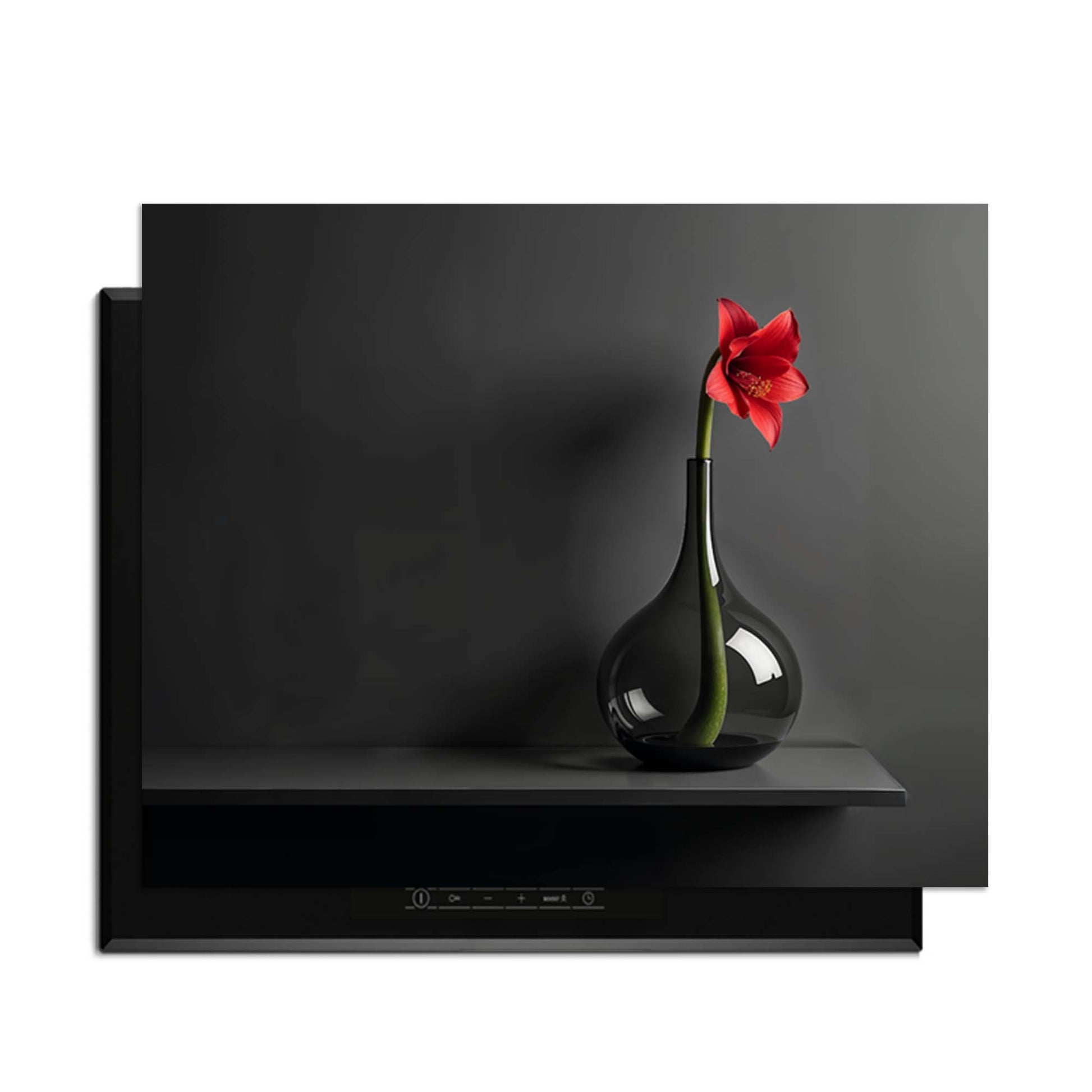Crimson Silence - Induktionsschutz mit schwarzer Vase und roter Blume, perfekt für die moderne Küche.