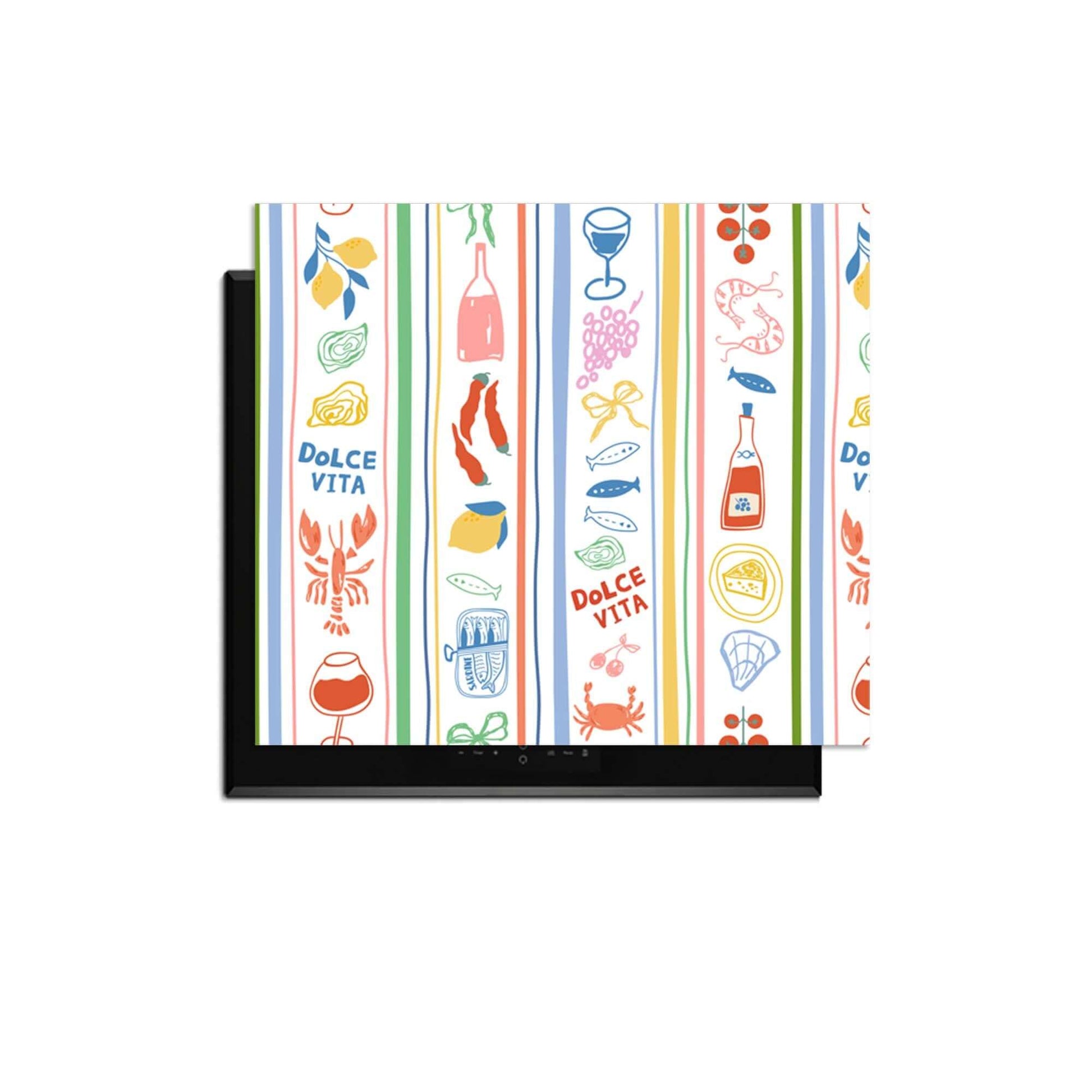 Dolce Stripes - Inductie Beschermer met kleurrijke mediterrane iconen en strepen voor stijlvolle bescherming van inductieplaat.