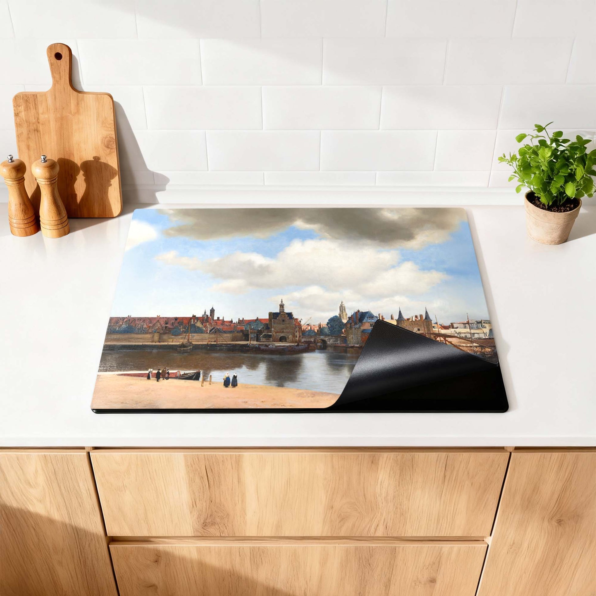 Gezicht op Delft – Inductie Beschermer met iconisch stadsgezicht, geschikt voor moderne keukens. Nederlandse meesterkunst afbeelding.