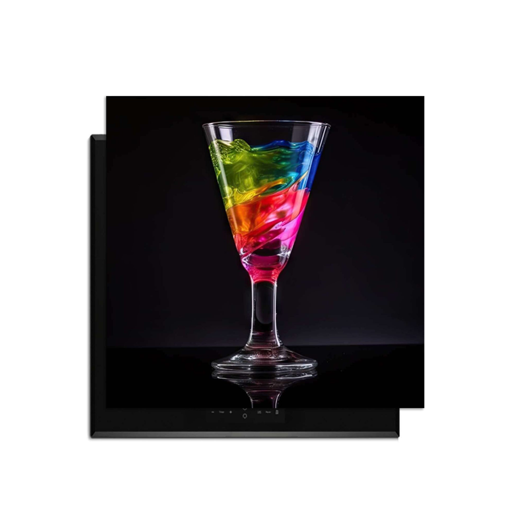 Liquid Art - Inductie Beschermer met kleurrijke vloeistoffen in een glas op een zwarte achtergrond.