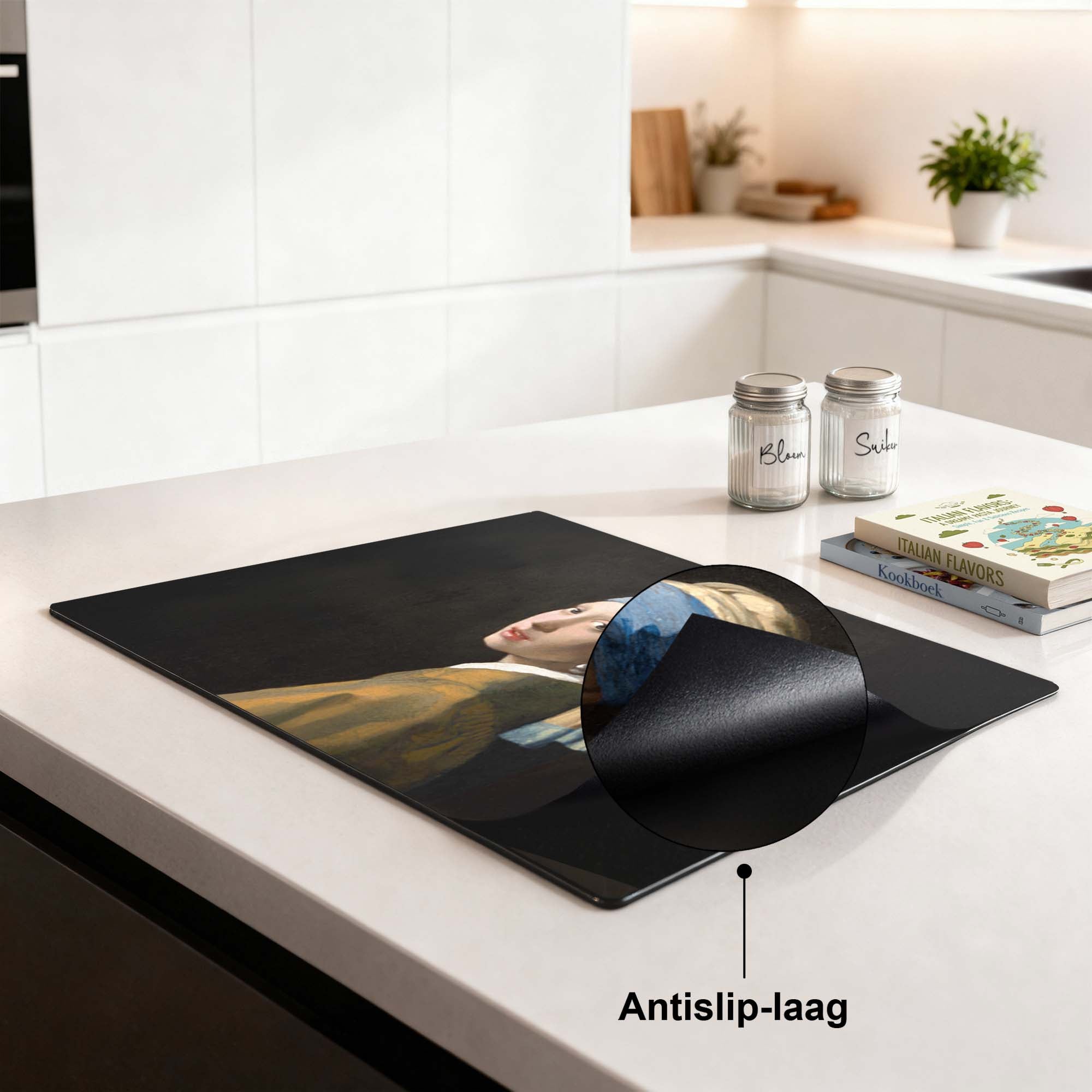 Meisje met de Parel – Inductie Beschermer in moderne keuken, antislip-laag detail