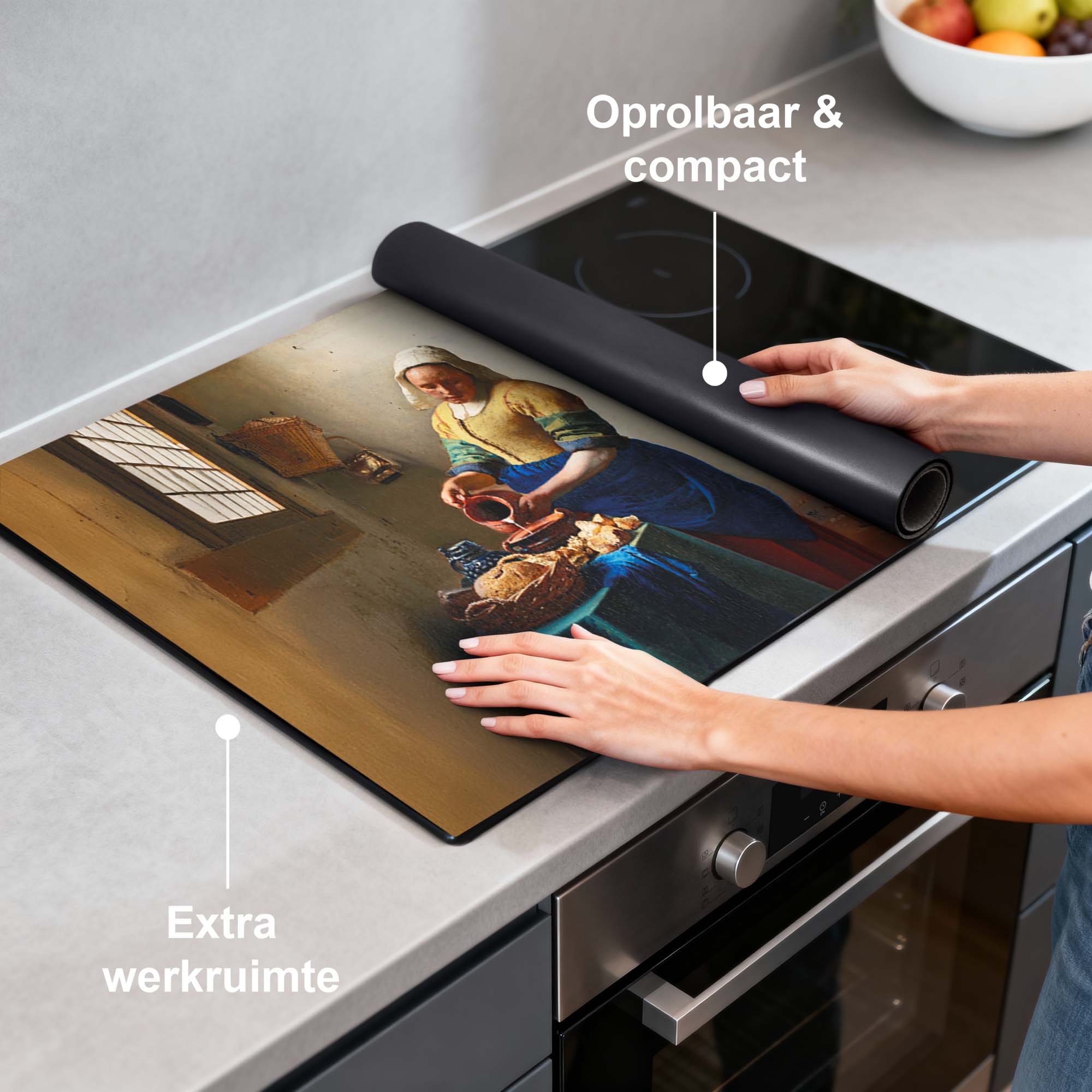 Keuken met Melkmeisje– Inductie Beschermer voor extra werkruimte en compacte opslag, geïnspireerd door Hollandse meesterkunst.