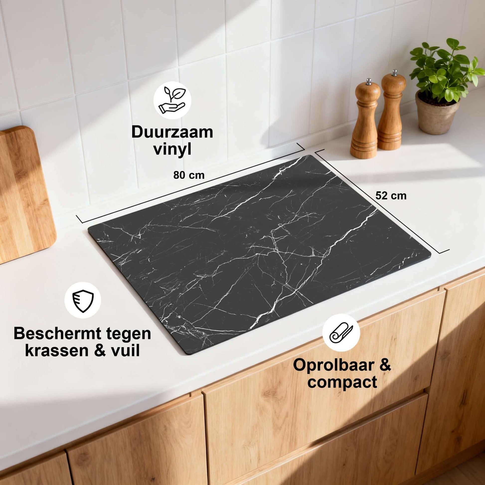 Obsidian Marble - Inductie Beschermer op een keukenblad, beschermt tegen krassen en vuil.