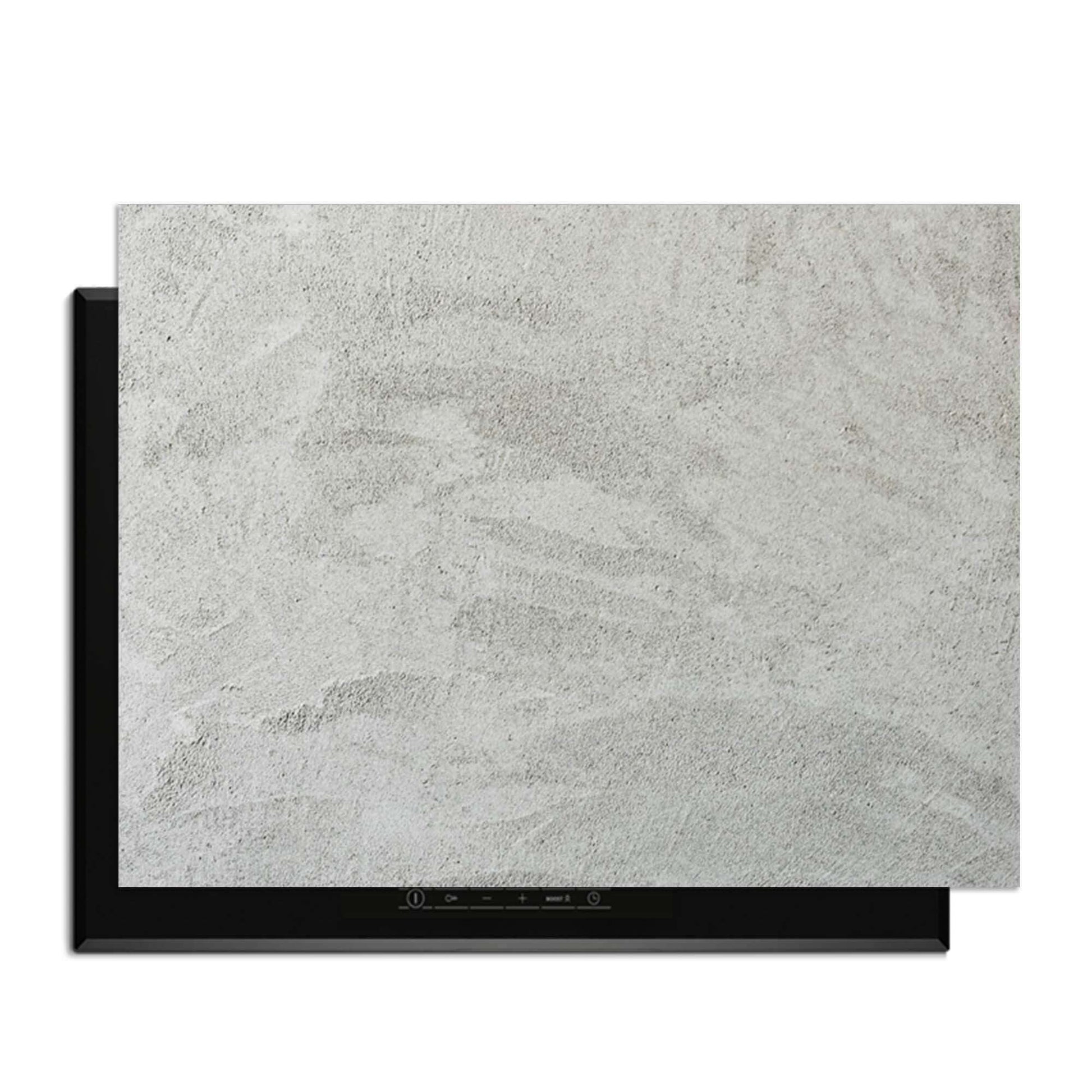 Soft Concrete Finish – Inductie Beschermer op een inductiekookplaat met een moderne uitstraling.