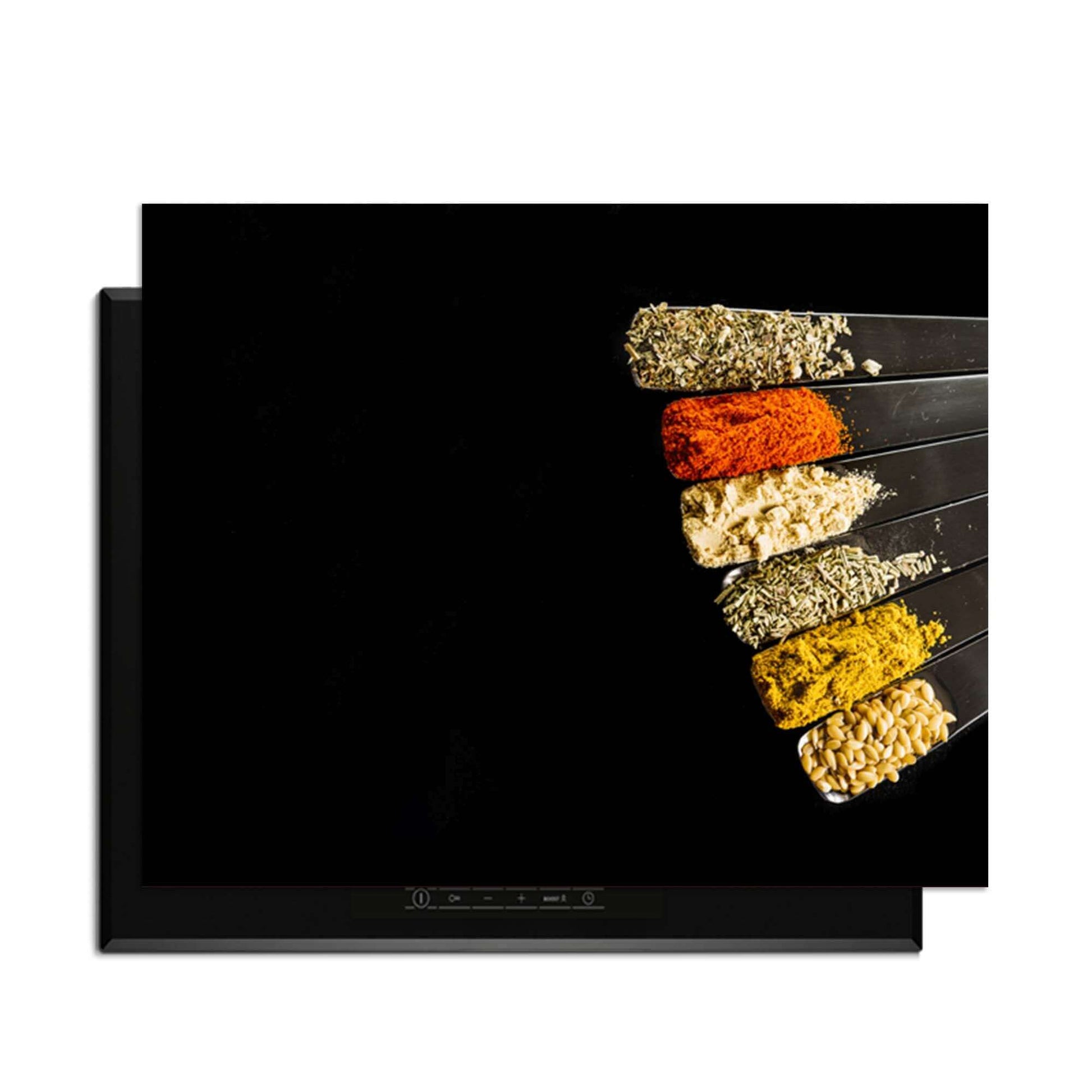 Spice Fan - Inductie Beschermer met kleurrijke specerijen op een zwarte achtergrond voor stijl en bescherming.