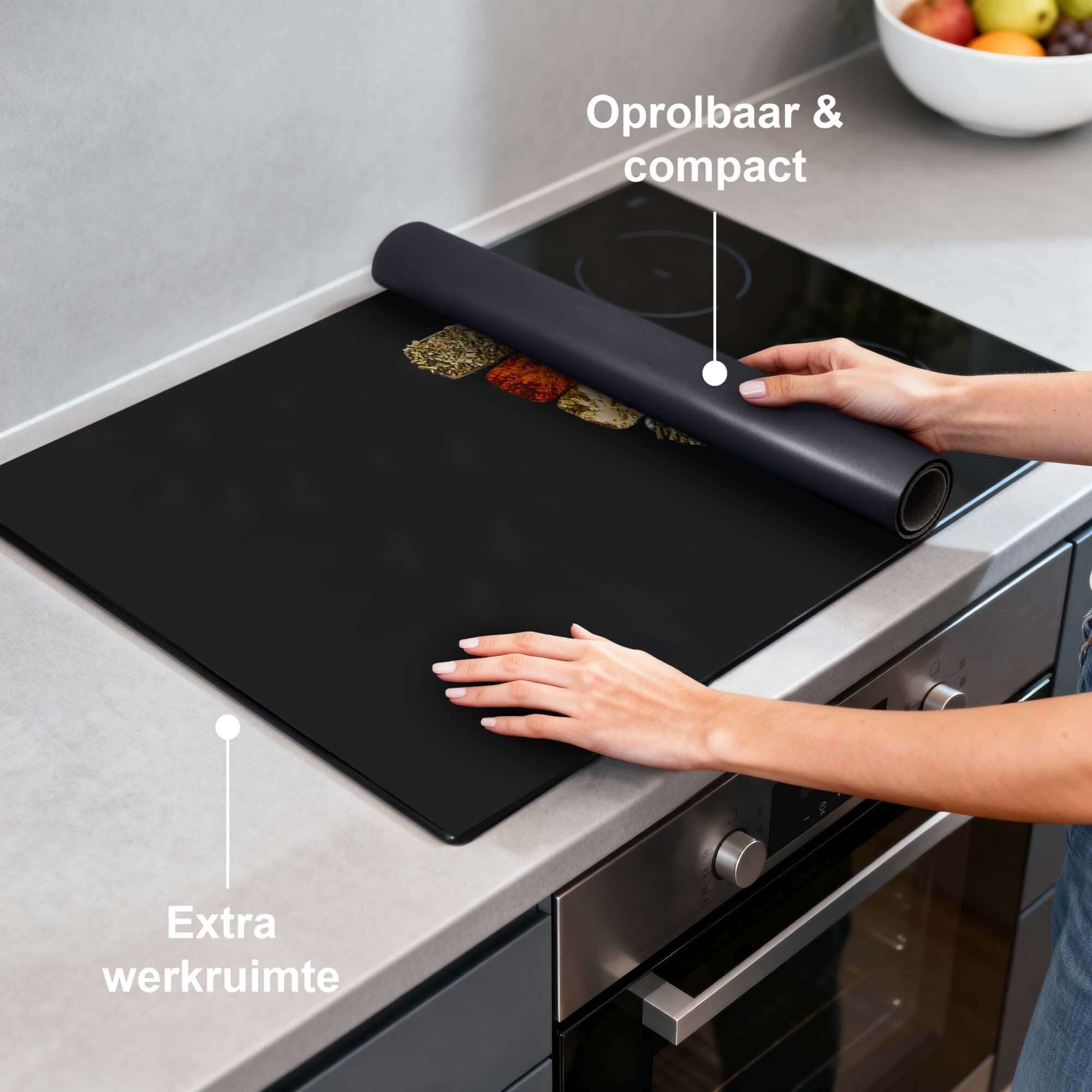 Spice Fan - Inductie Beschermer voor extra werkruimte in de keuken, oprolbaar en compact ontwerp.