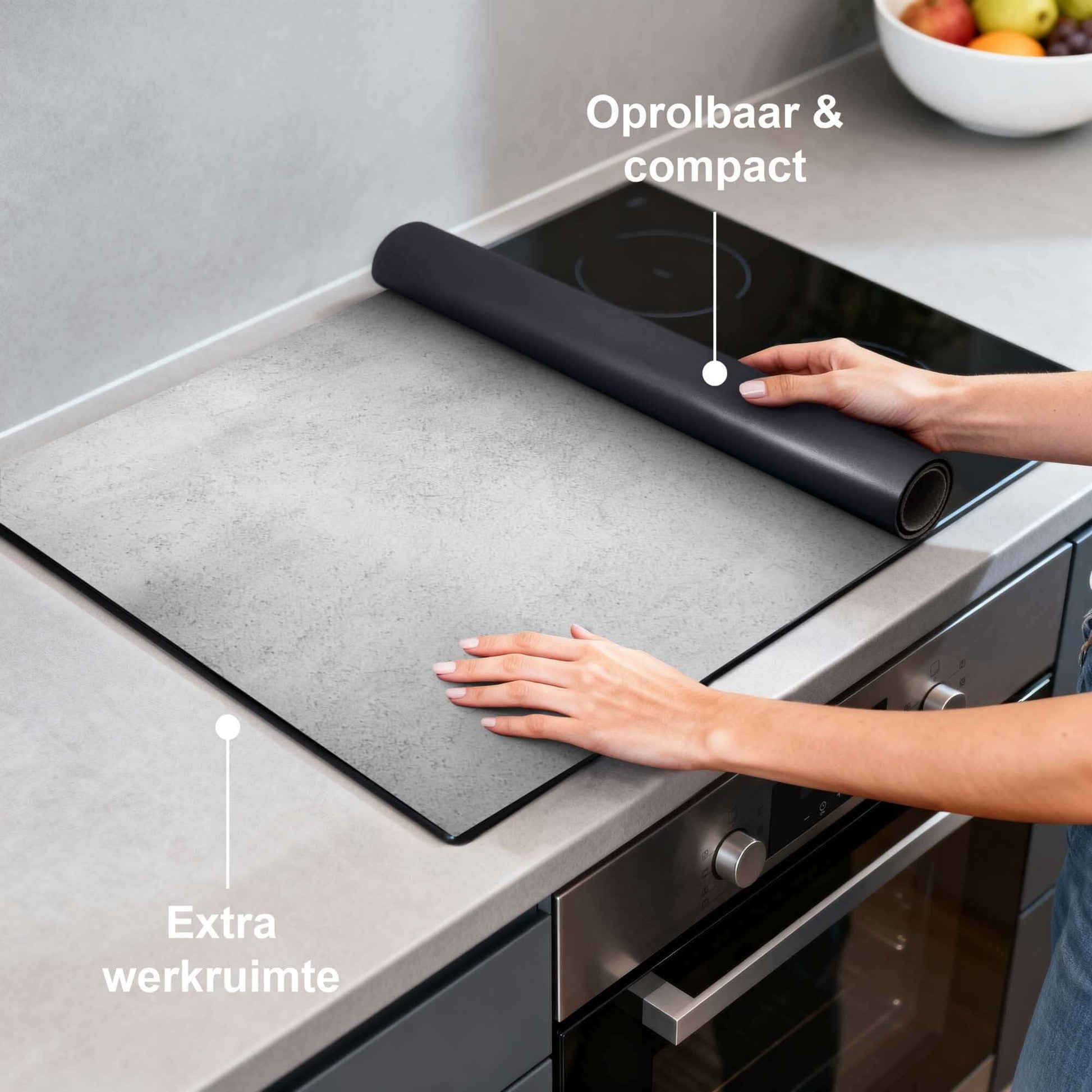 Urban Grey - Inductie Beschermer op inductiekookplaat, biedt extra werkruimte en stijl aan de keuken.