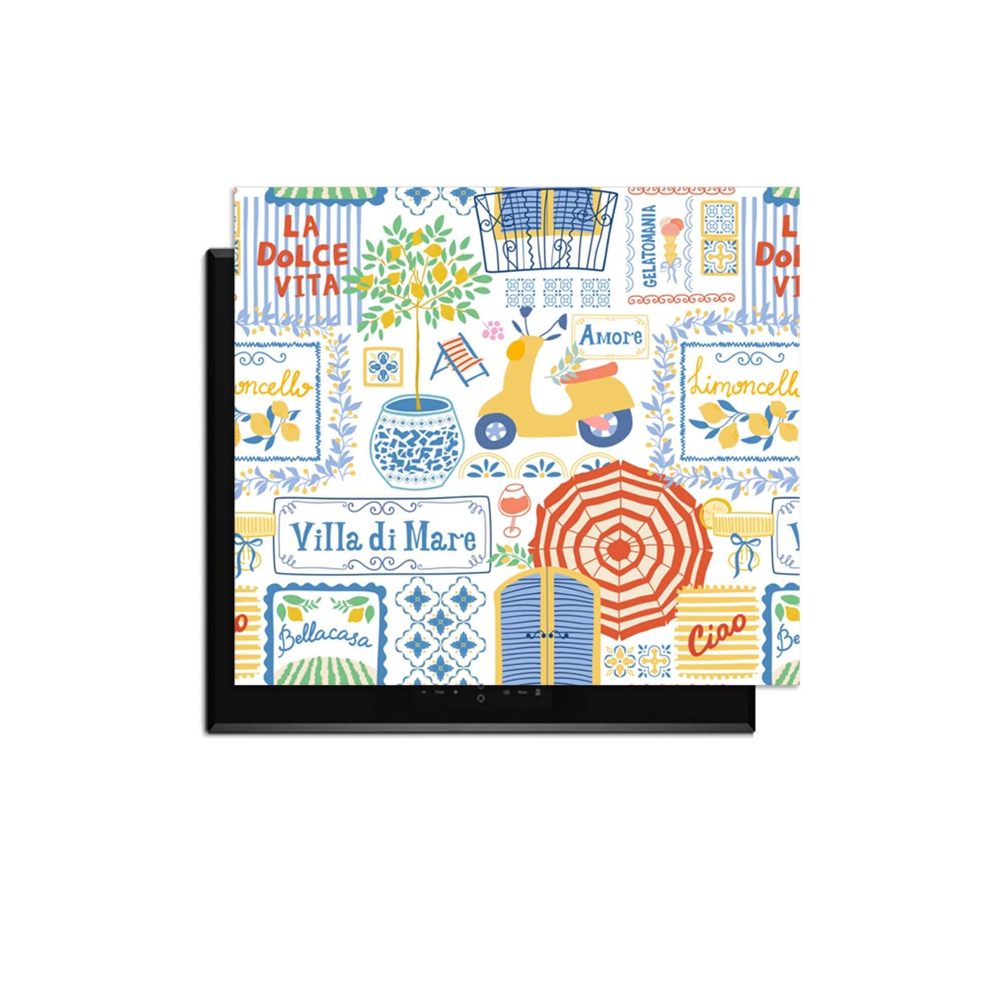 Villa Mare - Inductie Beschermer met mediterrane iconen en kleurrijk design, beschermt inductieplaat in Italiaanse kuststijl.