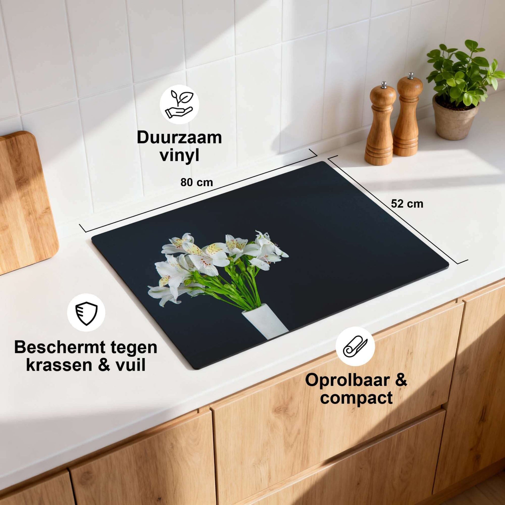 White Whisper - Inductie Beschermer op keukenblad met bloemen, duurzaam vinyl ter bescherming tegen krassen en vuil.