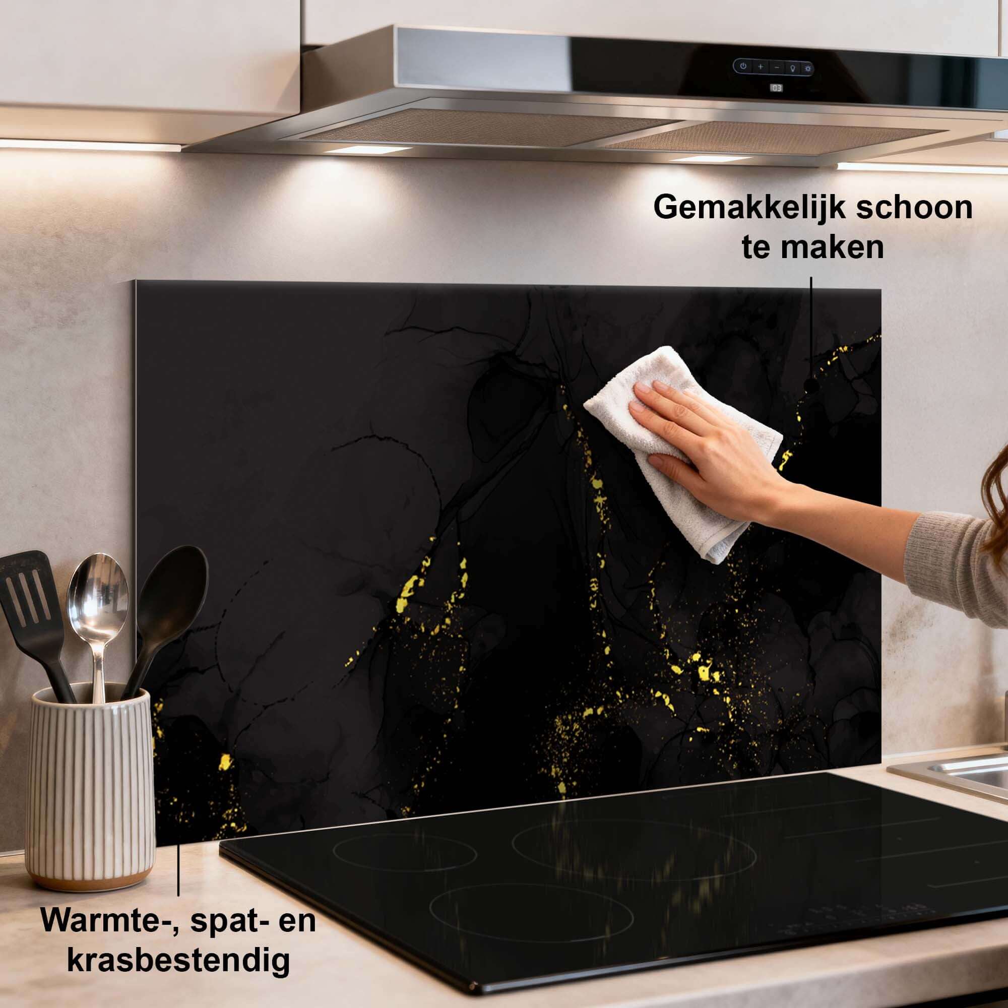 Black Marble Gold Spritzschutz in der Küche, schwarzer Spritzschutz mit goldenen Akzenten, Spritzschutz in der Küche, hitzebeständig und spritzwassergeschützt.
