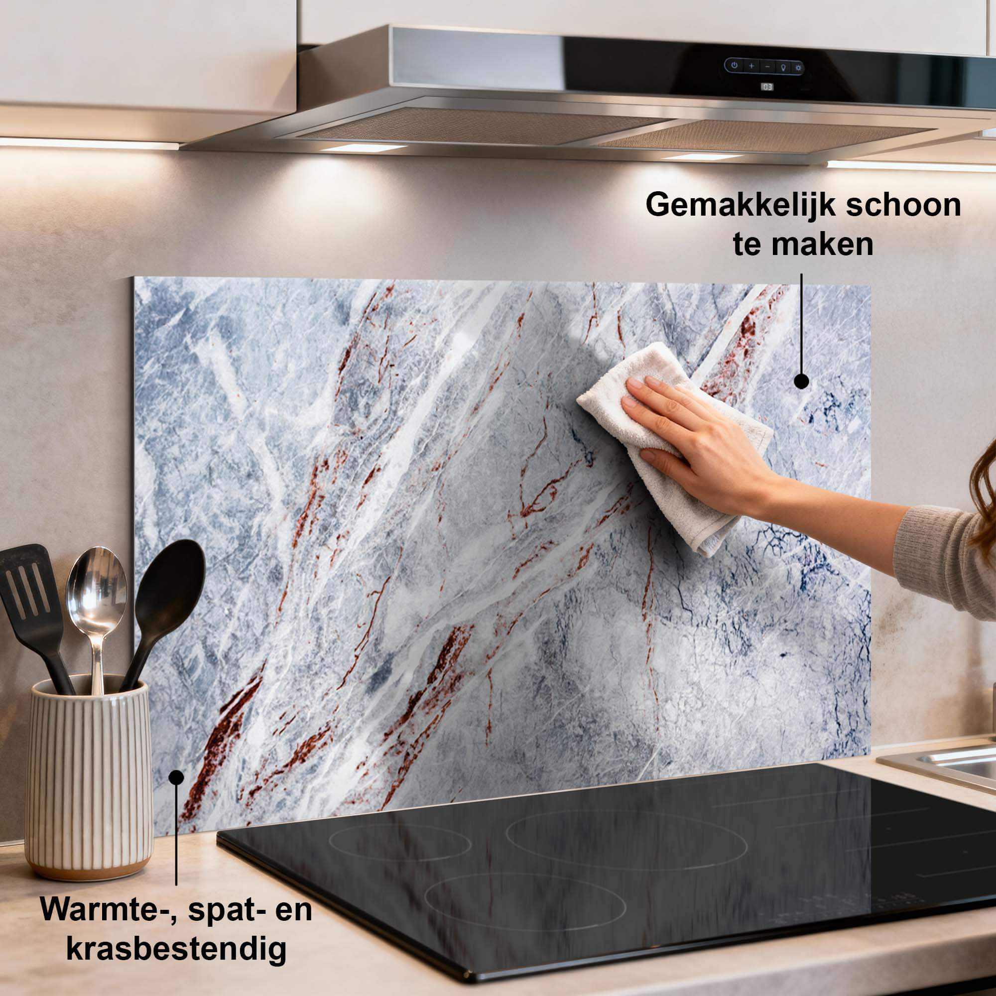 Elegant Marble Spatscherm met luxe roodbruine accenten voor de keuken. Ideaal als spatwand en keuken spatscherm.