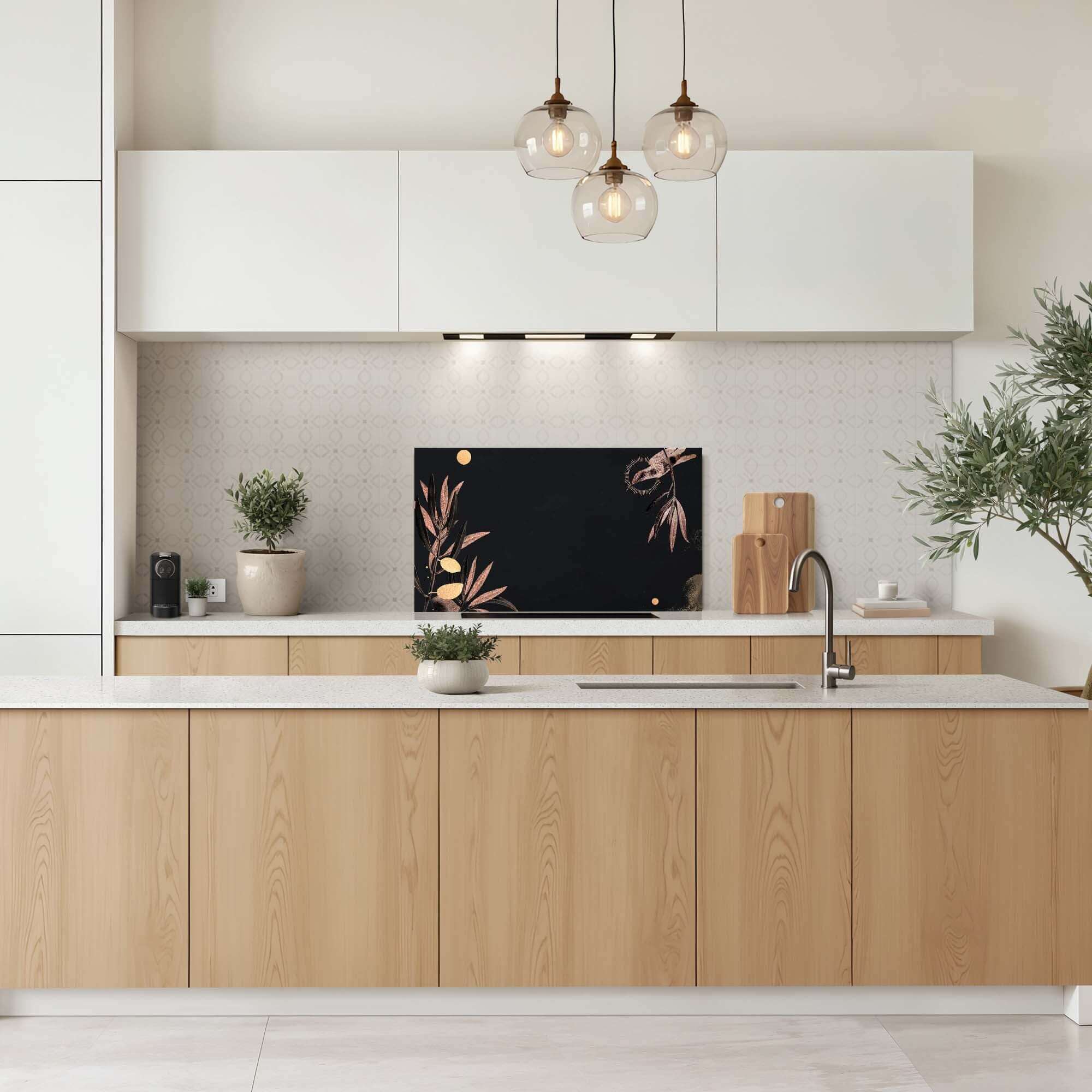 Elegante keuken met Golden Olive Spatscherm, zwarte spatwand met gouden accenten en olijftakken, luxe uitstraling voor elke keuken.