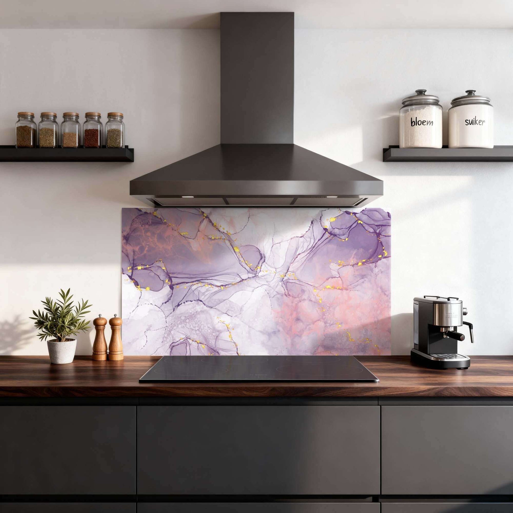 Lavender Marble Spatscherm in keuken, spatwand met lavendeltinten en gouden accenten, stijlvolle keuken spatscherm voor elegantie en kleur.