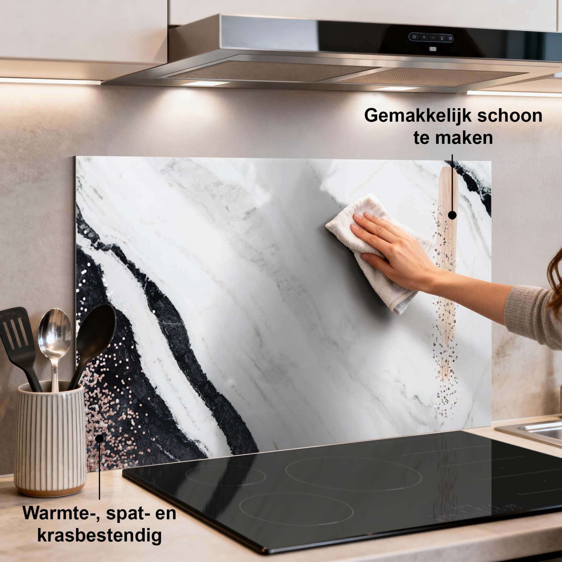 Elegant Marble Blush Spatscherm toepasbaar als keuken spatscherm met witte, zwarte en blush marmerstructuur voor sprankelende accenten.