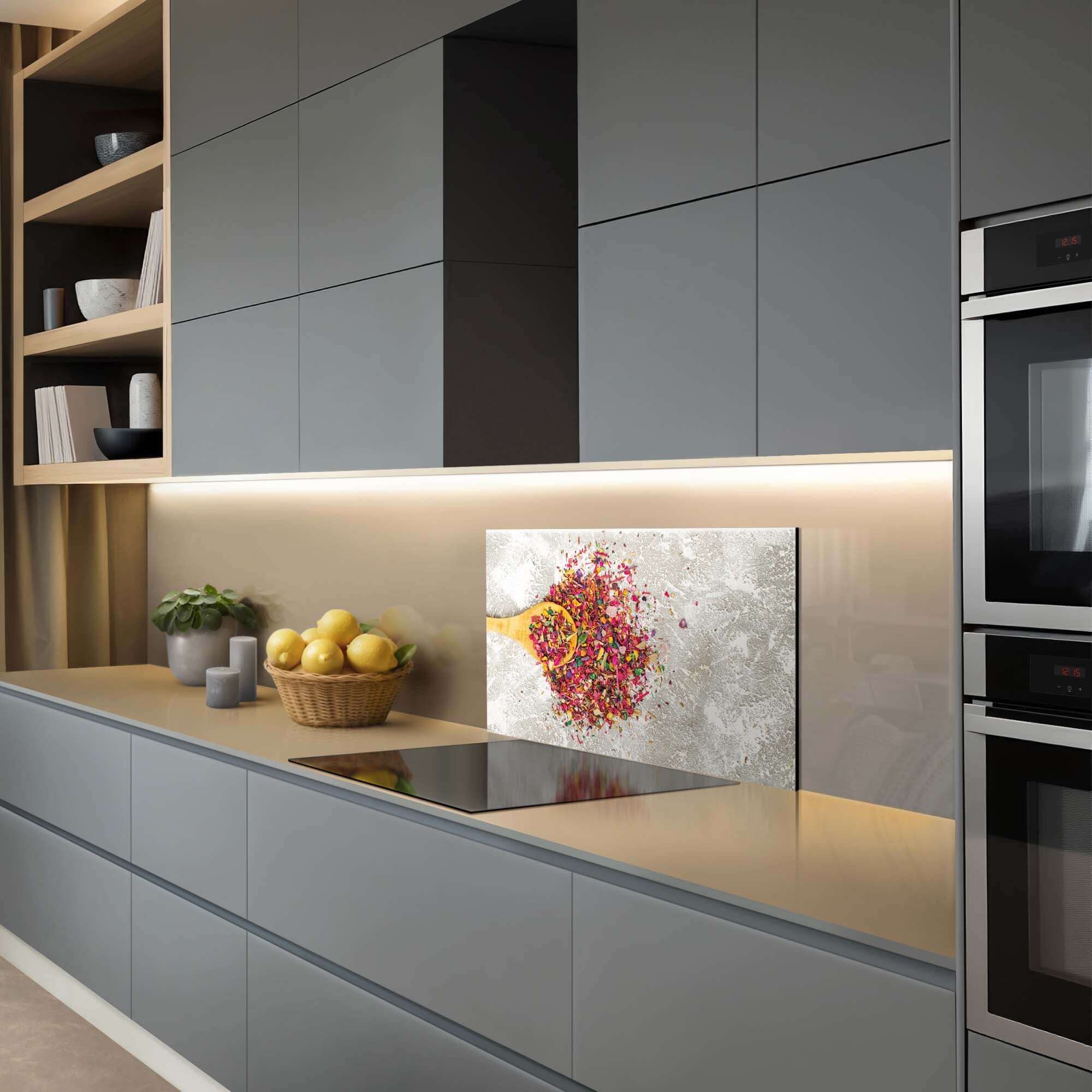 Spice Delight Spatscherm in moderne keuken met kleurrijk design, ideaal spatscherm of spatwand voor een frisse uitstraling.