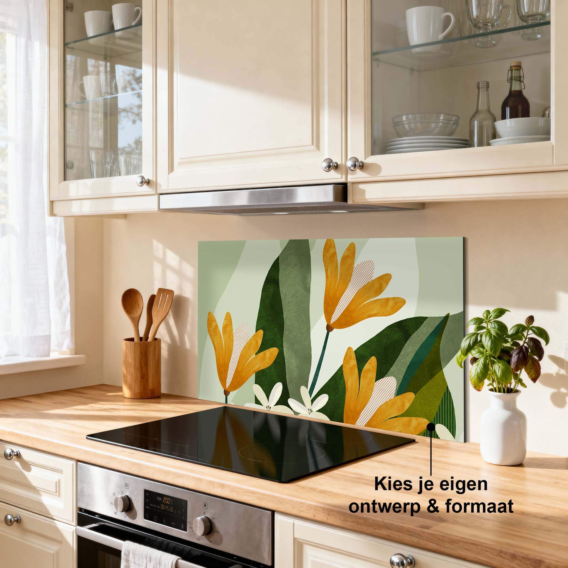 Golden Petals Spatscherm in keuken met botanisch ontwerp, geel en groen spatwand decor voor keuken, hittebestendig en duurzaam.