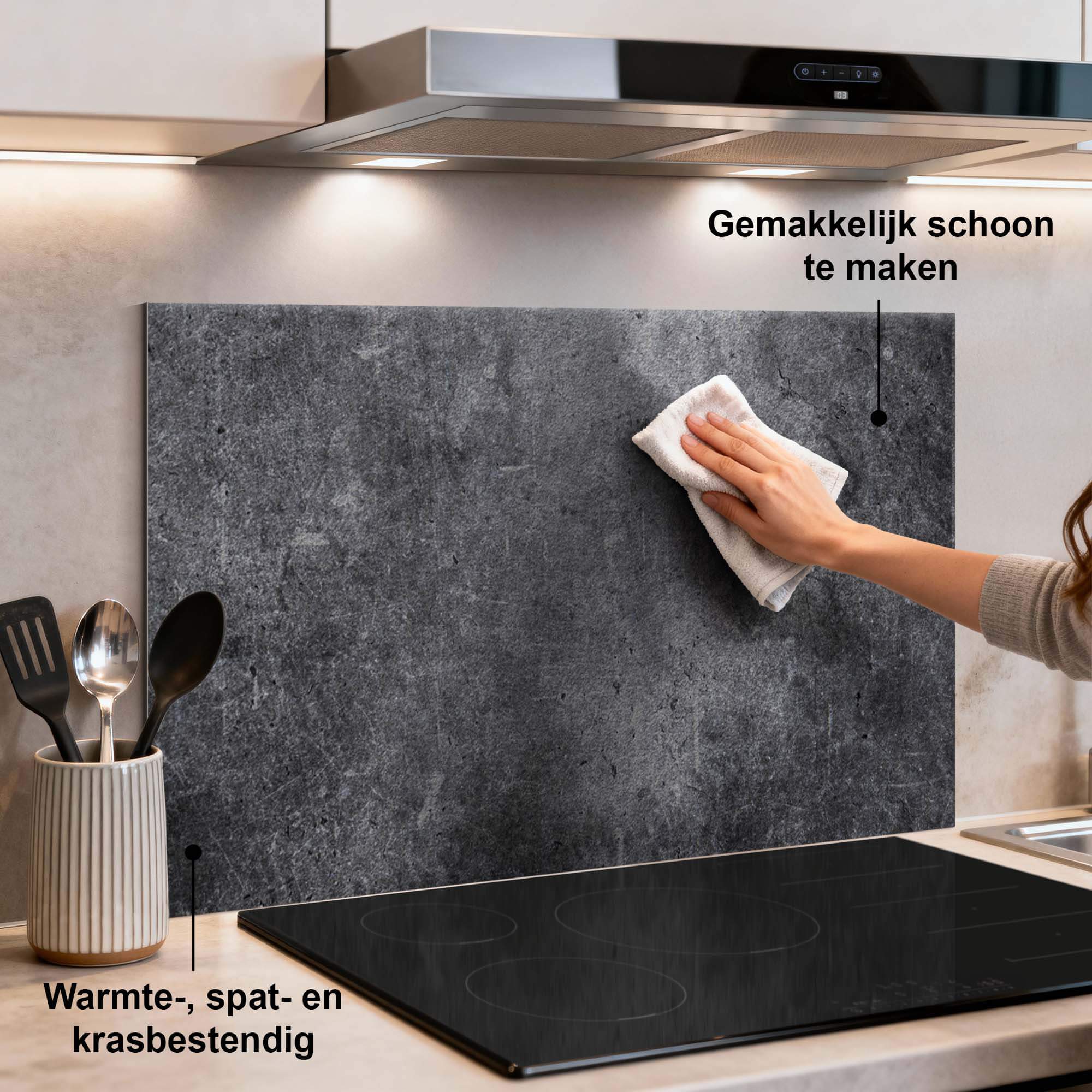 Midnight Concrete Spatscherm in keuken, duurzaam aluminium dibond spatscherm, krasvast en hittebestendig, eenvoudig schoon te maken.