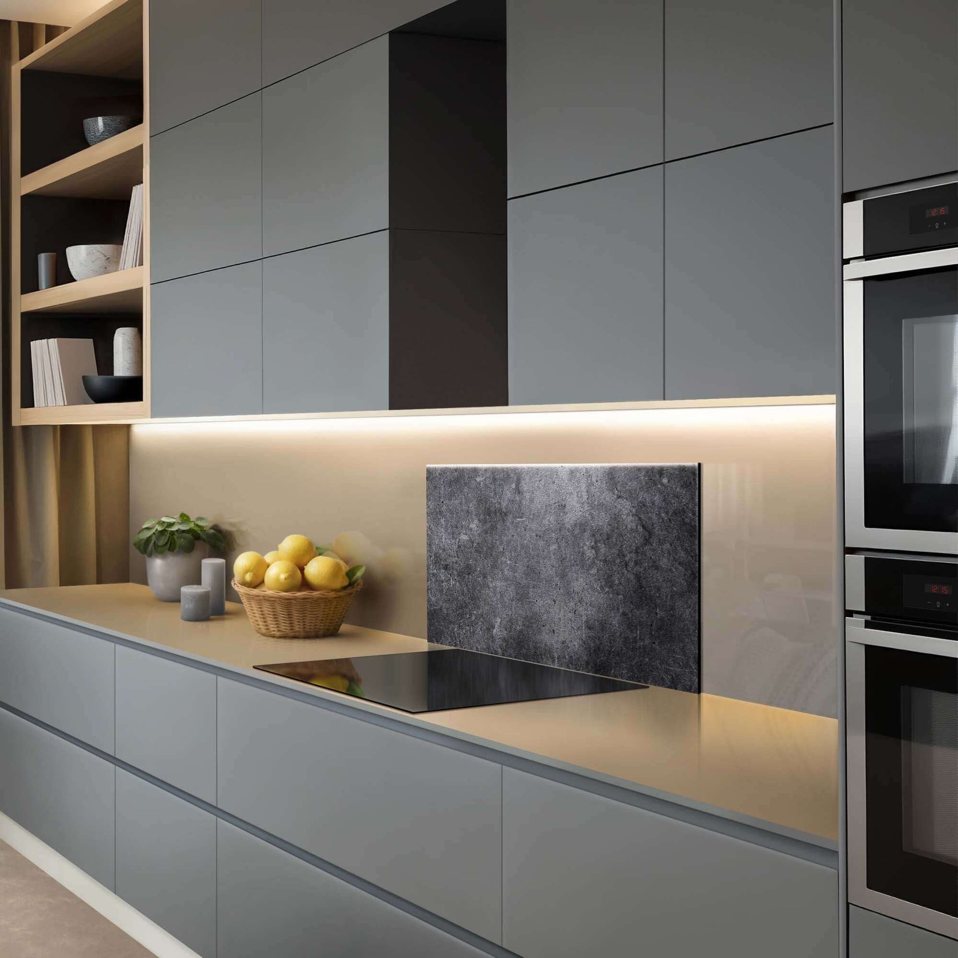Midnight Concrete Spatscherm in moderne keuken, duurzaam en krasvast Keuken Spatscherm van Aluminium Dibond, stijlvol en hittebestendig.