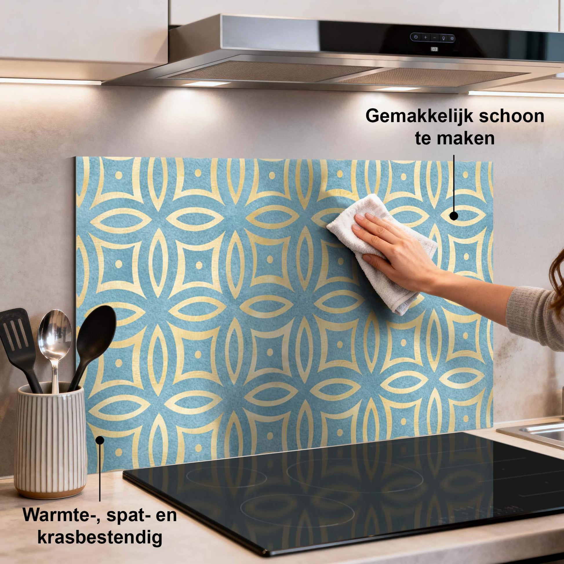 Petal Illusion Blue Spatscherm met gouden en azuurblauwe patronen, keuken spatscherm voor luxe uitstraling en gemakkelijke schoonmaak.