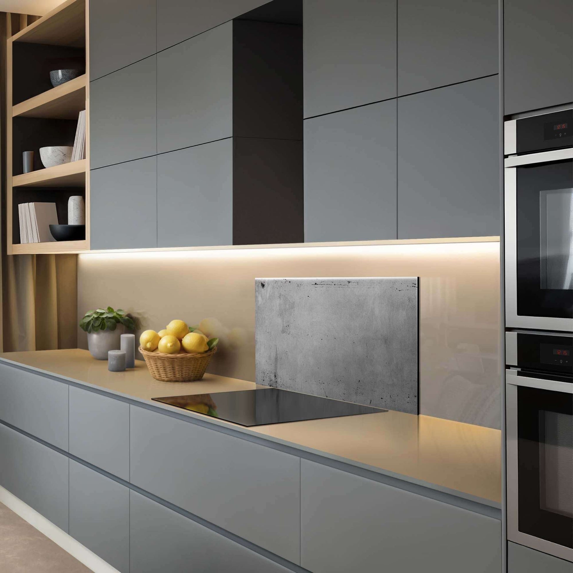 Urban Slate Spatscherm in moderne keuken, krasvast aluminium spatwand, hittebestendig keuken spatscherm.