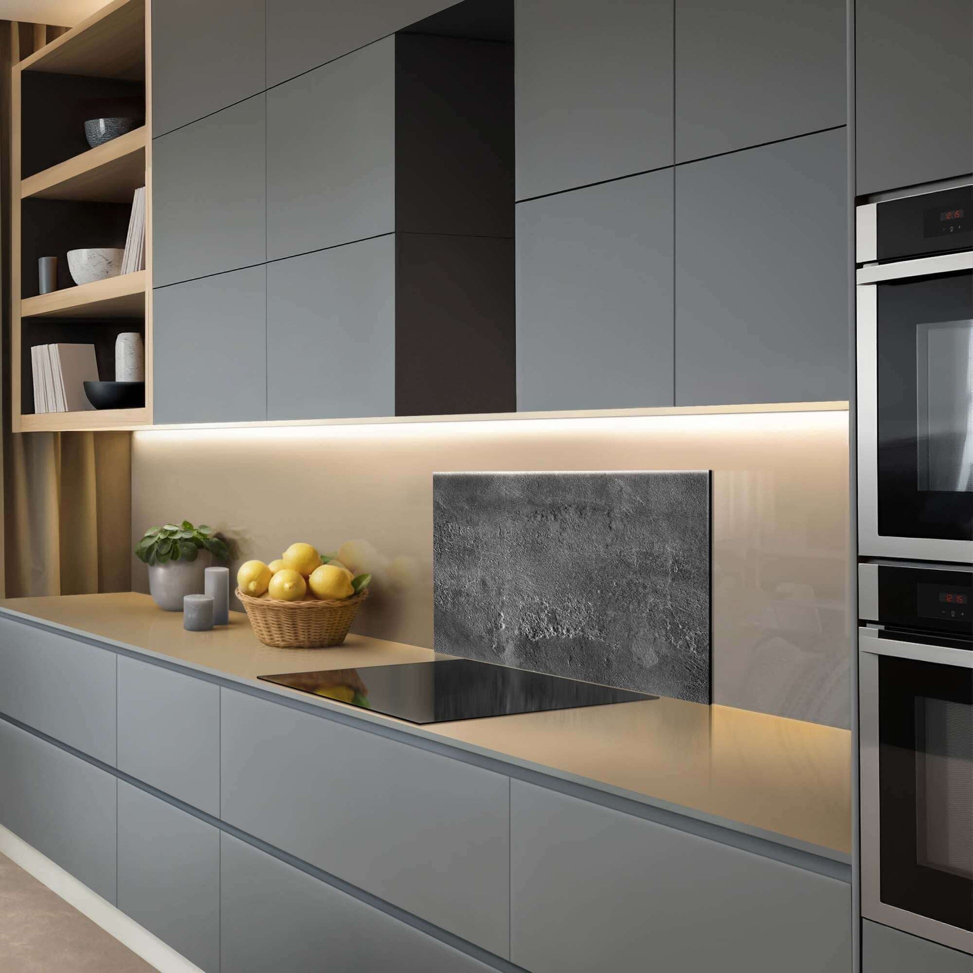 Urban Stone Elegance Spatscherm in moderne keuken, zwart-grijze spatwand, Keuken Spatscherm, gemaakt van Aluminium Dibond materiaal.
