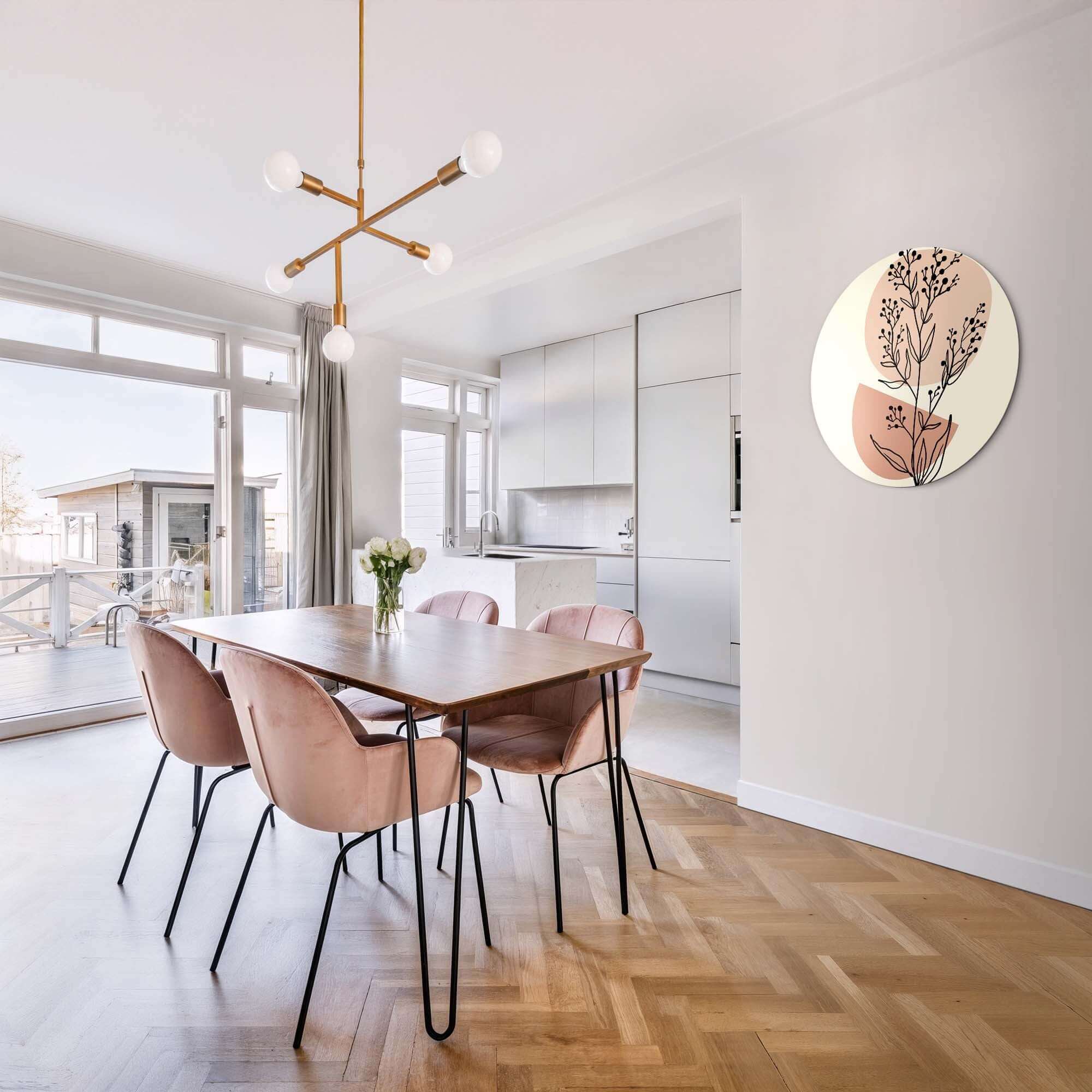 Blush Botanical Line - Muurcirkel in moderne eetkamer, met een elegante combinatie van minimalistische lijnen en blush-tinten. Muurcirkels decor.