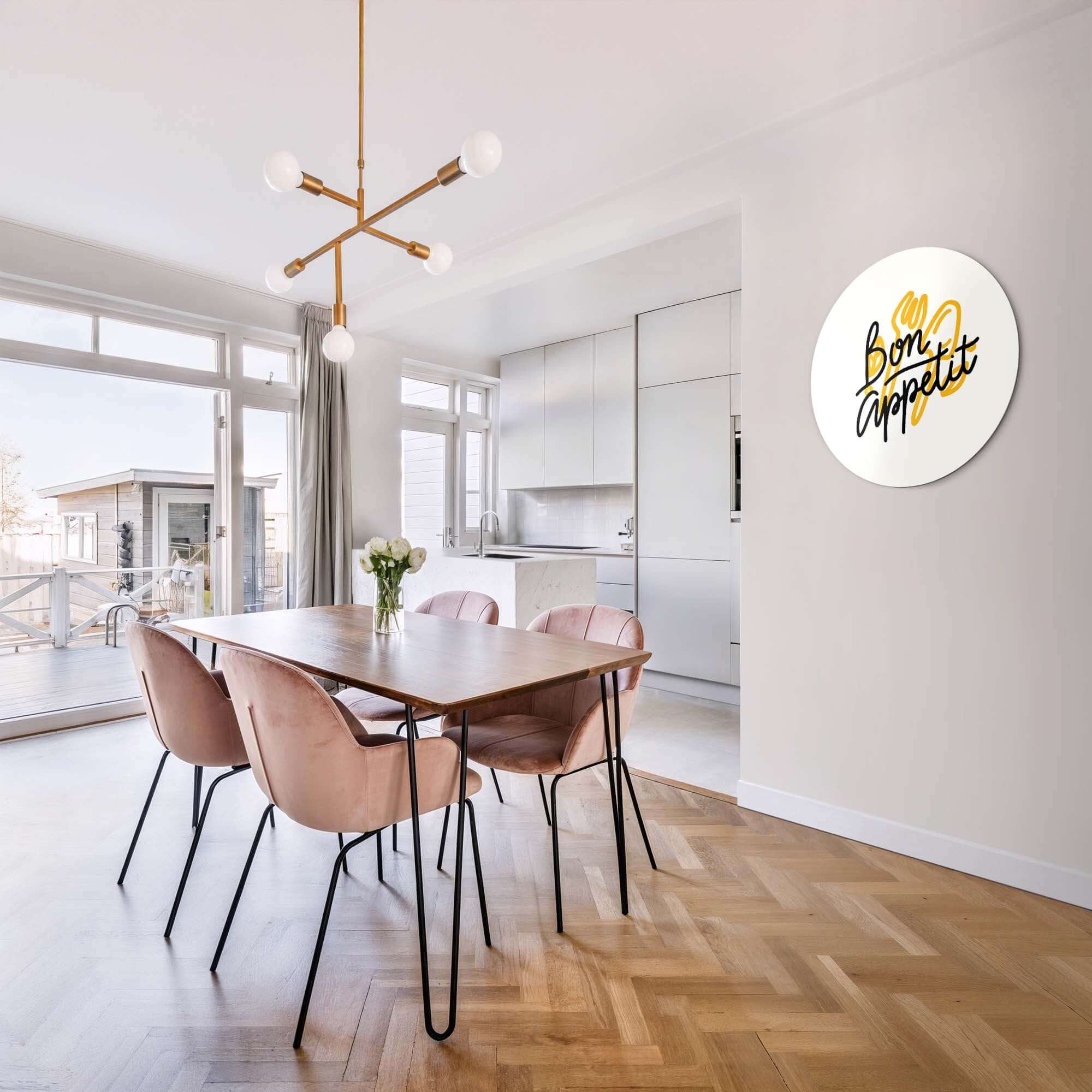 Bon Appetit Classic - Wandkreis im modernen Esszimmer mit stilvollem Wandkreis und handgeschriebenem Text, perfekte Ergänzung für Küchen.