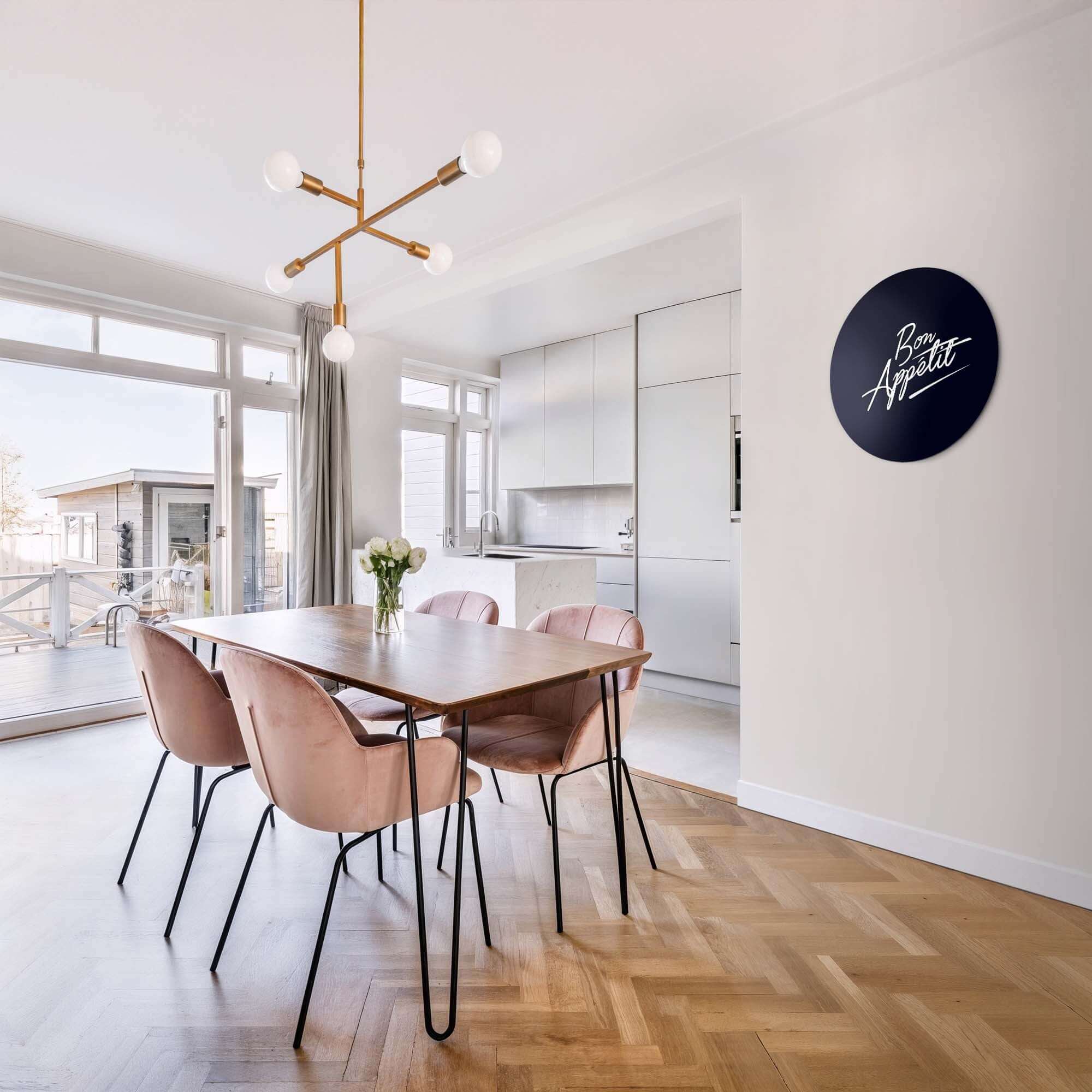 Interieur met Bon Appétit Midnight Edition - Muurcirkel aan de muur, moderne eetkamer met wandcirkel, stijlvolle muurcirkels