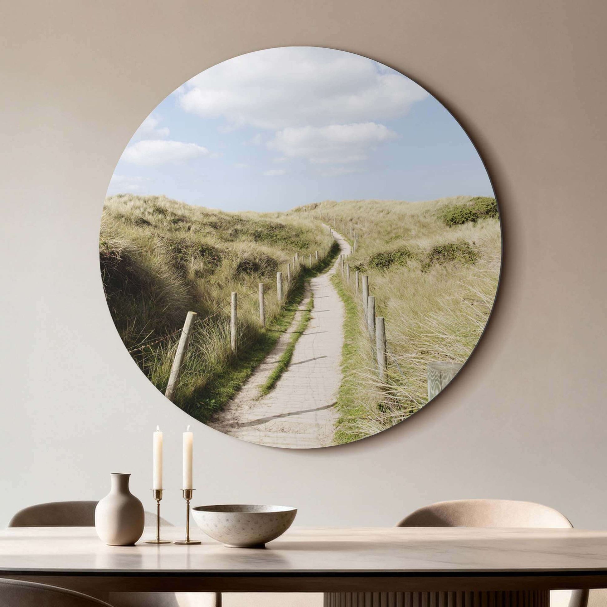 Dune Path - Wandkreis, ein ruhiger Wandkreis mit einem ruhigen Dünenpfad zum Meer.