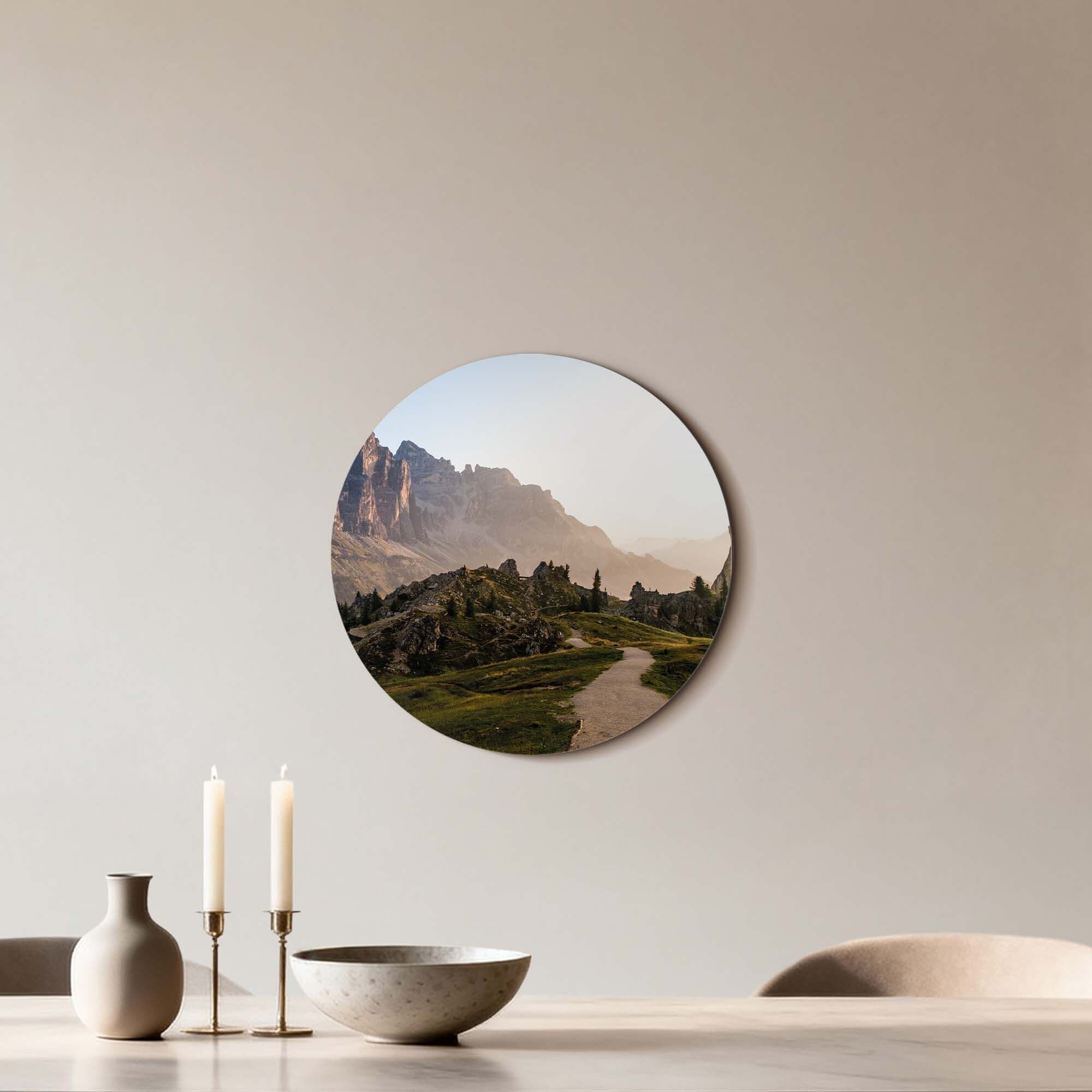 Golden Ridge Trail - Muurcirkel in keuken toont een goudkleurig bergpad in ochtendzon, ideaal voor Muurcirkels en Wandcirkel decor.