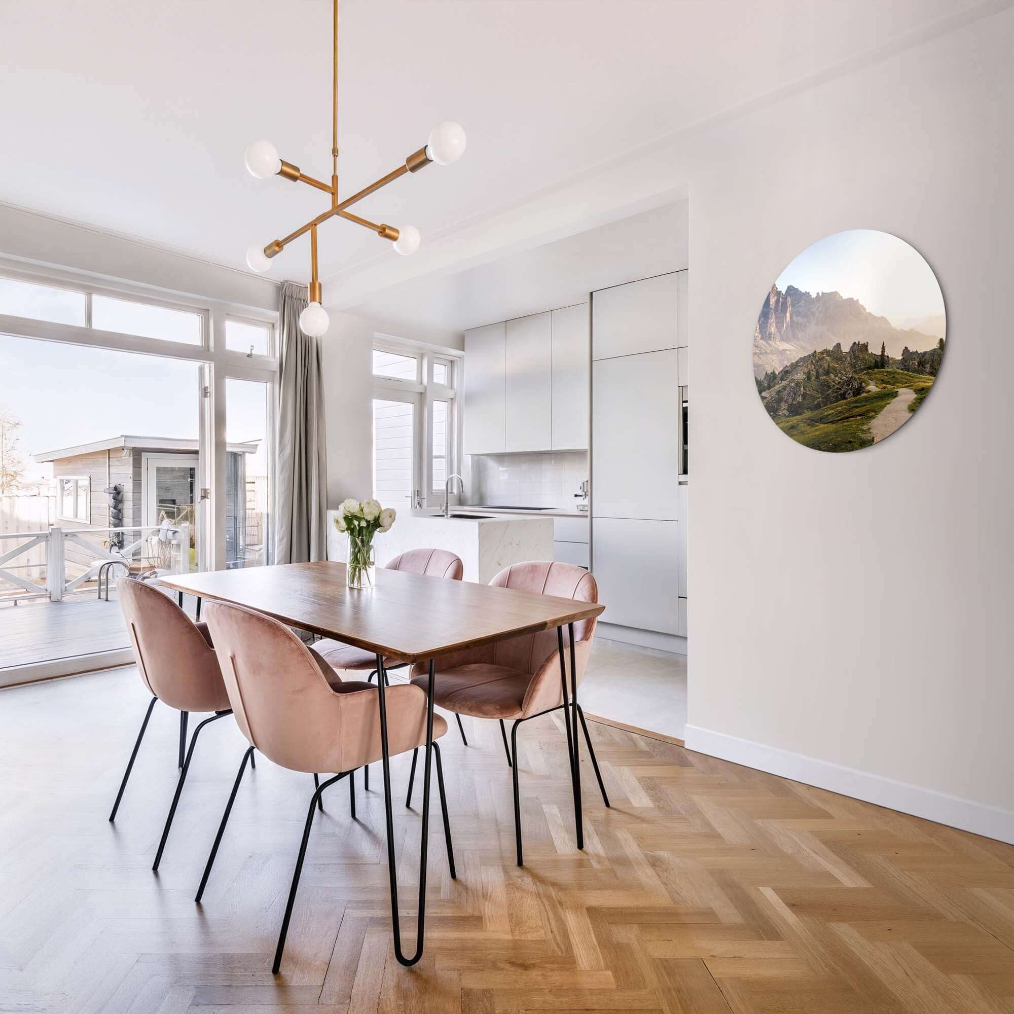 Golden Ridge Trail - Muurcirkel in eetkamer, serene wandcirkel met goudkleurig bergpad, perfect voor elke ruimte, muurcirkels decor.