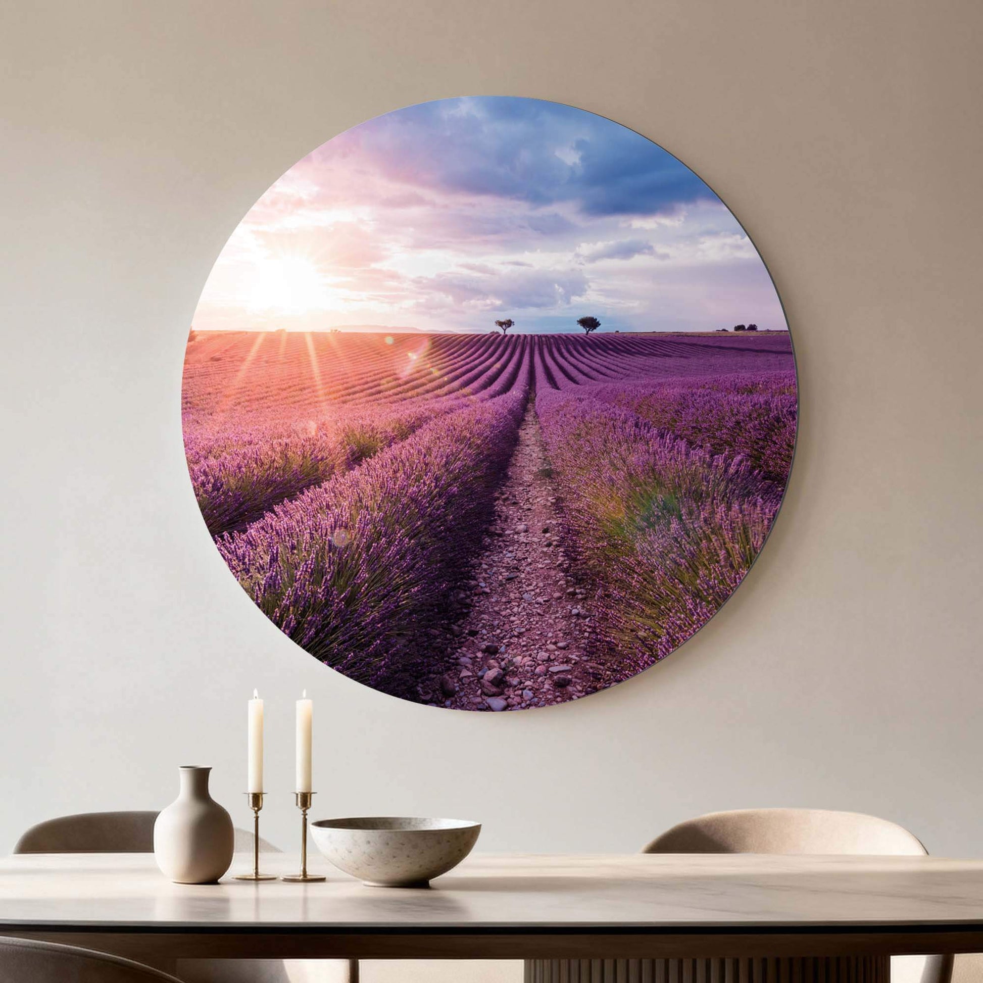 Lavender Horizon - Muurcirkel met lavendelvelden bij zonsondergang voor keuken of eetkamer. Wandcirkel, Muurcirkels design.