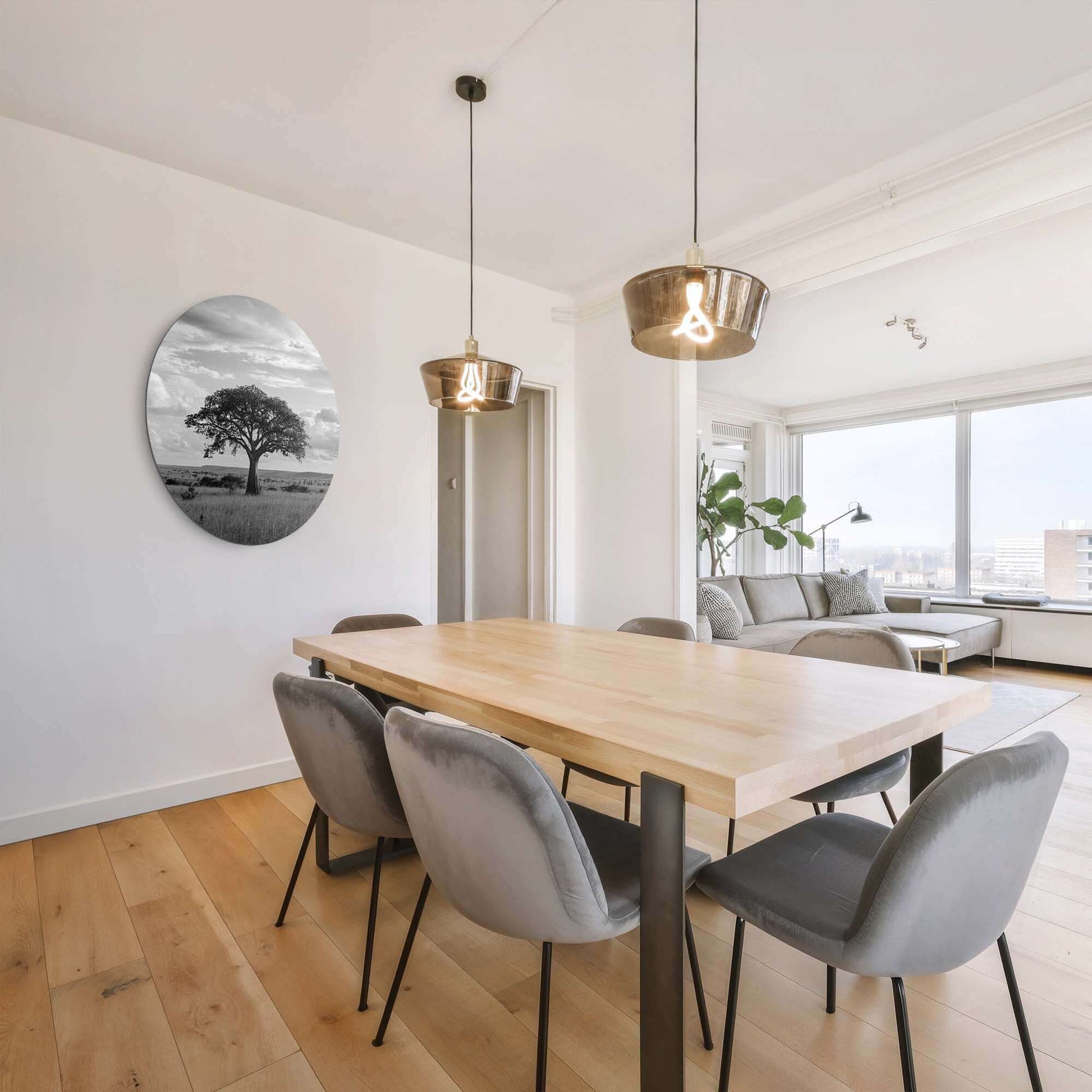 Lone Horizon - Muurcirkel, serene zwart-wit muurcirkels met solitaire boom passende in moderne keukens, eetkamers of woonkamers.