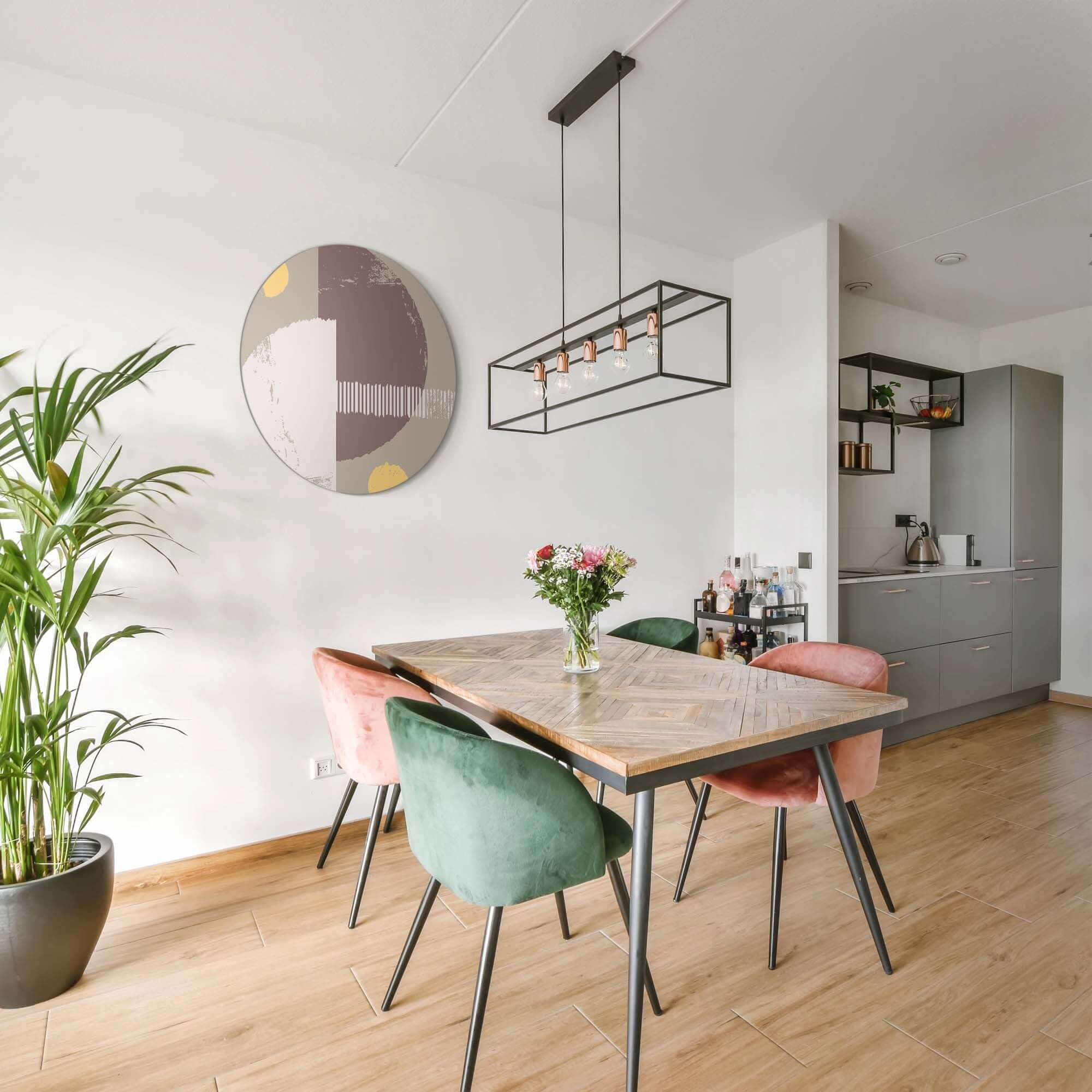 Lunar Balance - Muurcirkel, een moderne wandcirkel met abstracte vormen in aardetinten, stijlvol in eetkamer