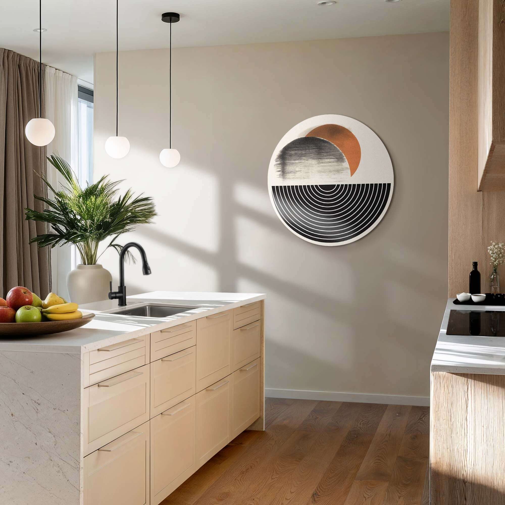 Retro Horizon - Muurcirkel aan de muur van een moderne keuken met retro-stijl grafische vormen in zwart, warm oranje en beige tinten.