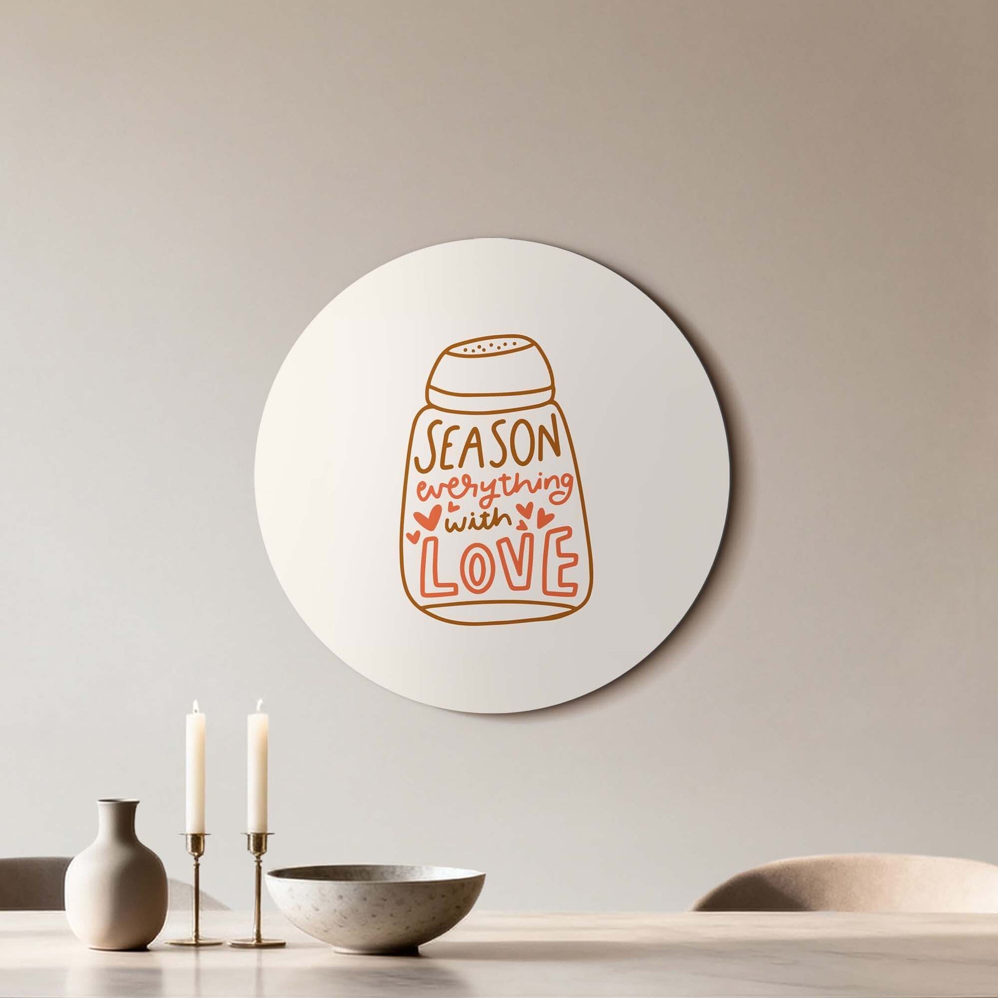 Season With Love - Muurcirkel: Speelse en gezellige wandcirkel met tekst "Season everything with love" voor je keuken. Muurcirkels decor.
