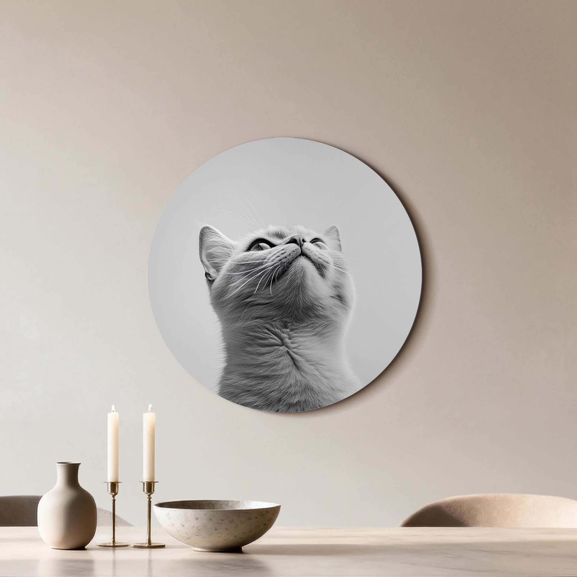 Silver Whisker – Muurcirkel, elegante muurcirkel van een grijze kat voor een stijlvolle interieurdecoratie.