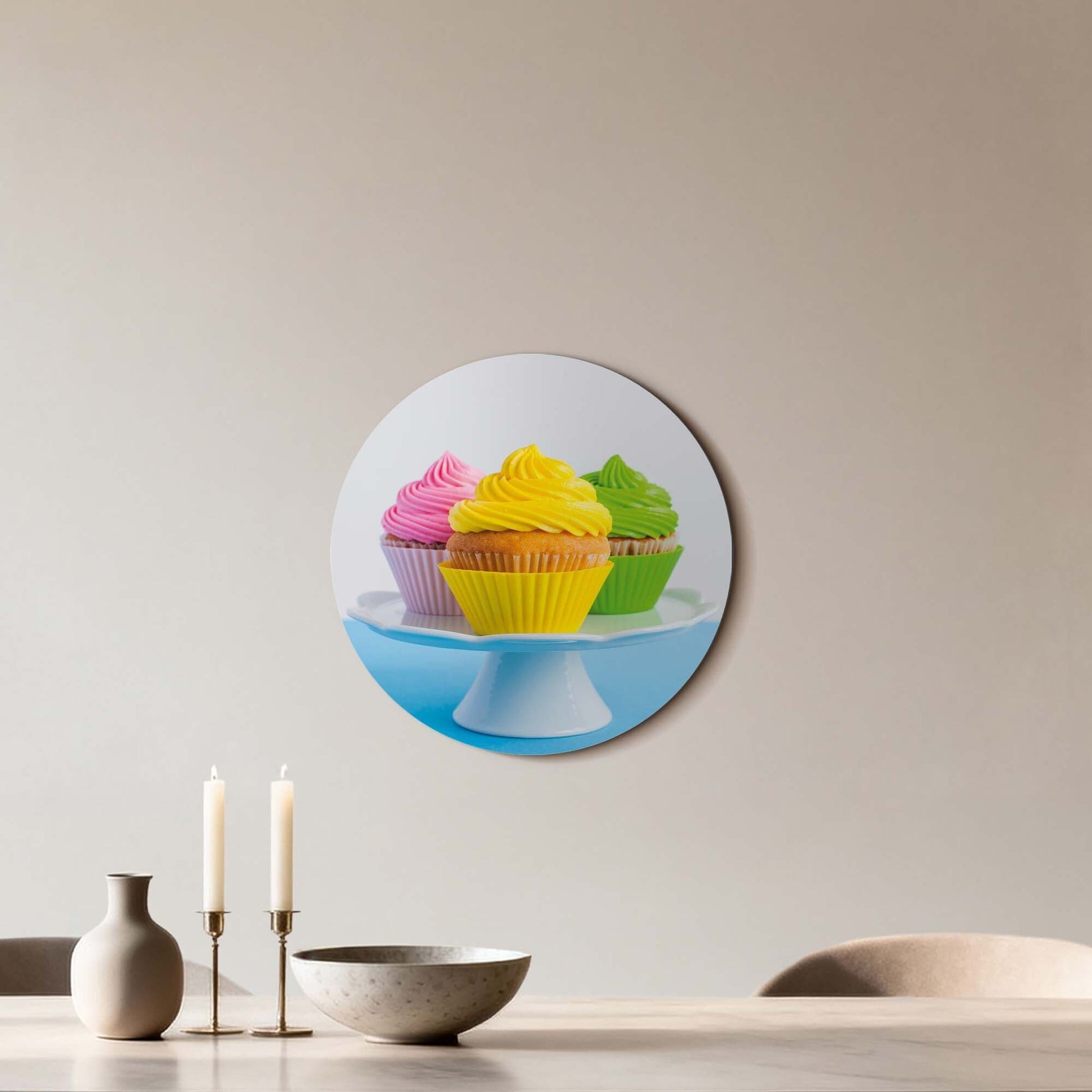 Sweet Swirl Trio - Wandkreis mit bunten Cupcakes als stilvoller Wandkreis zur Auflockerung der Küchenwand.