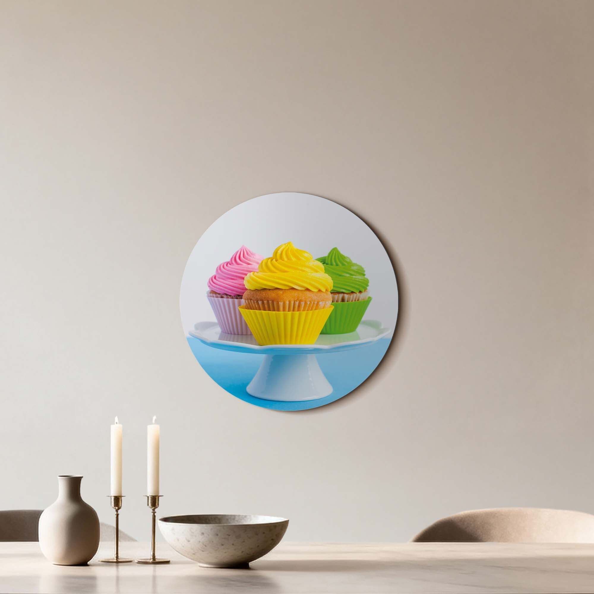 Sweet Swirl Trio - Wandkreis mit bunten Cupcakes als stilvoller Wandkreis zur Auflockerung der Küchenwand.