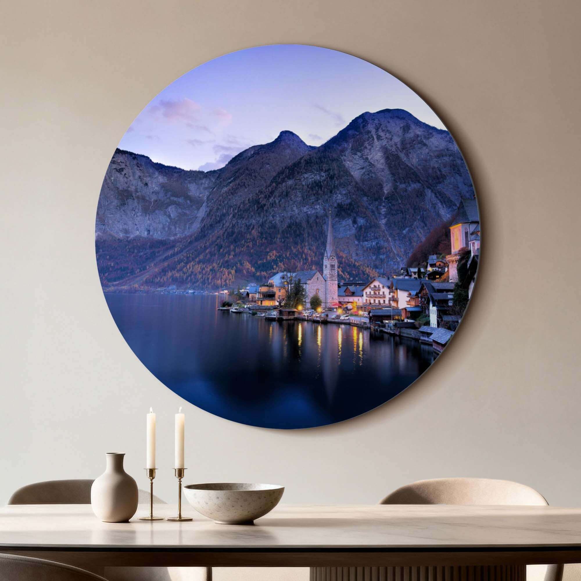 Twilight Reflections – Muurcirkel. Mooie wandcirkel met serene berglandschap bij avondreflectie.